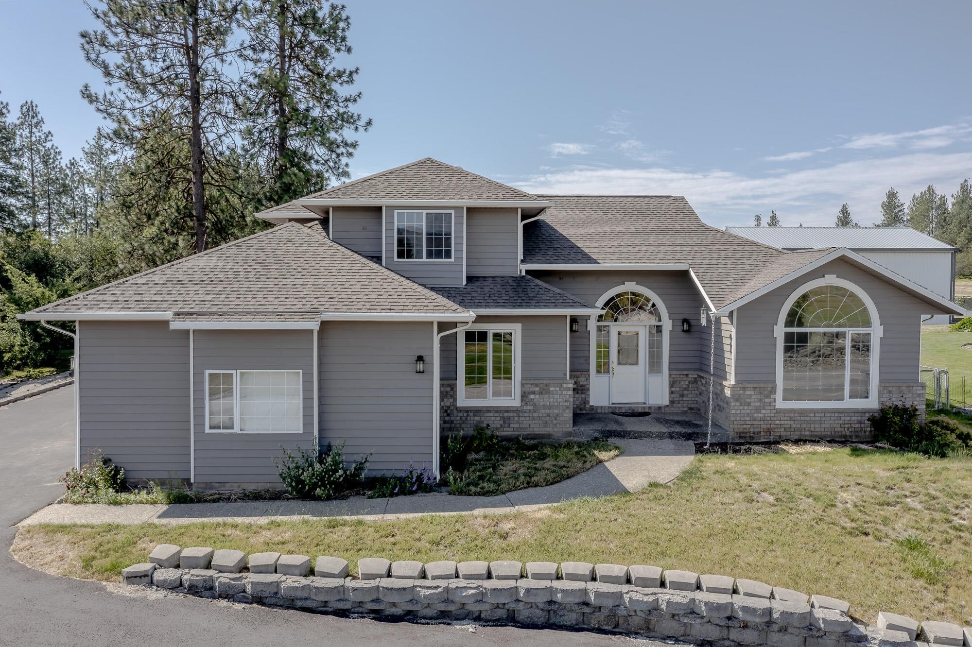 1107 Pinebrook Dr - Photo 1