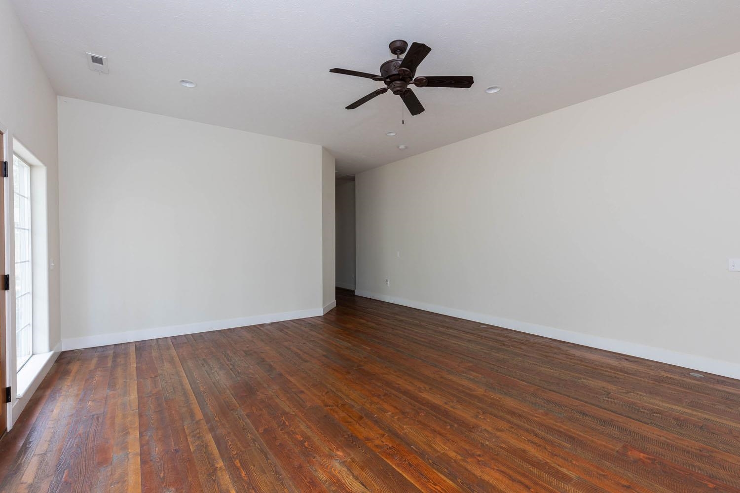 4911 E Greenbluff Rd - Photo 21