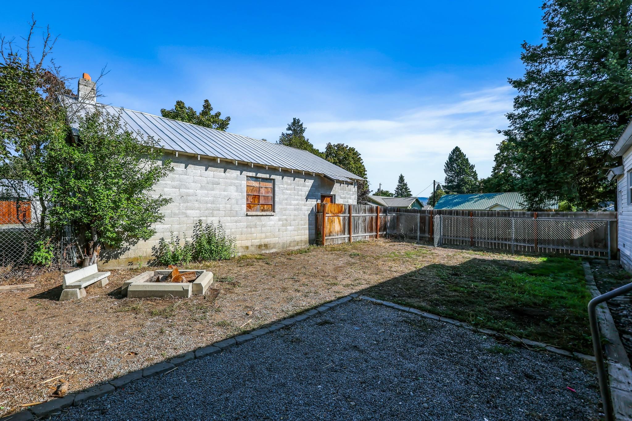 800 W 3rd St - Photo 11
