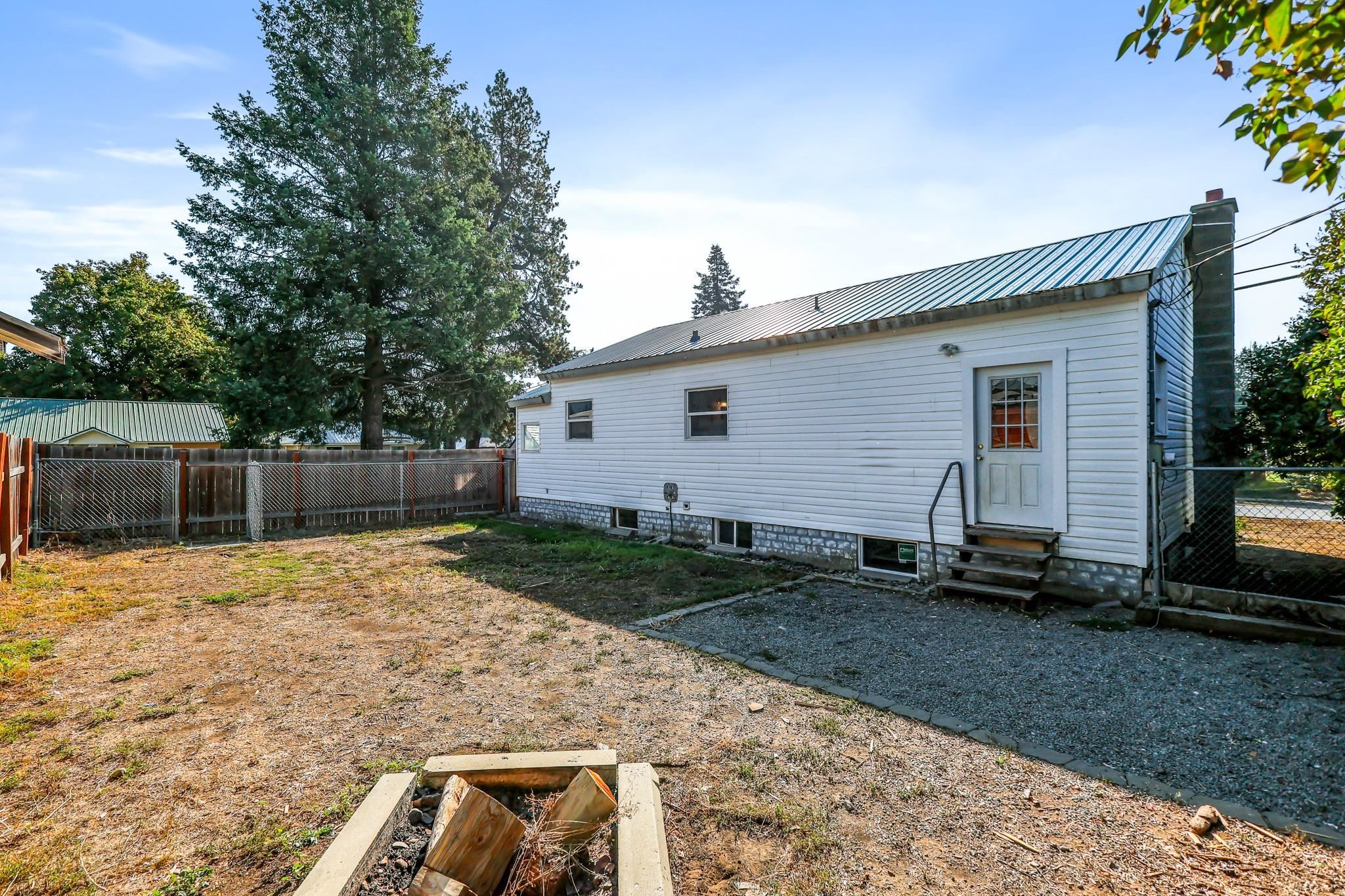 800 W 3rd St - Photo 12