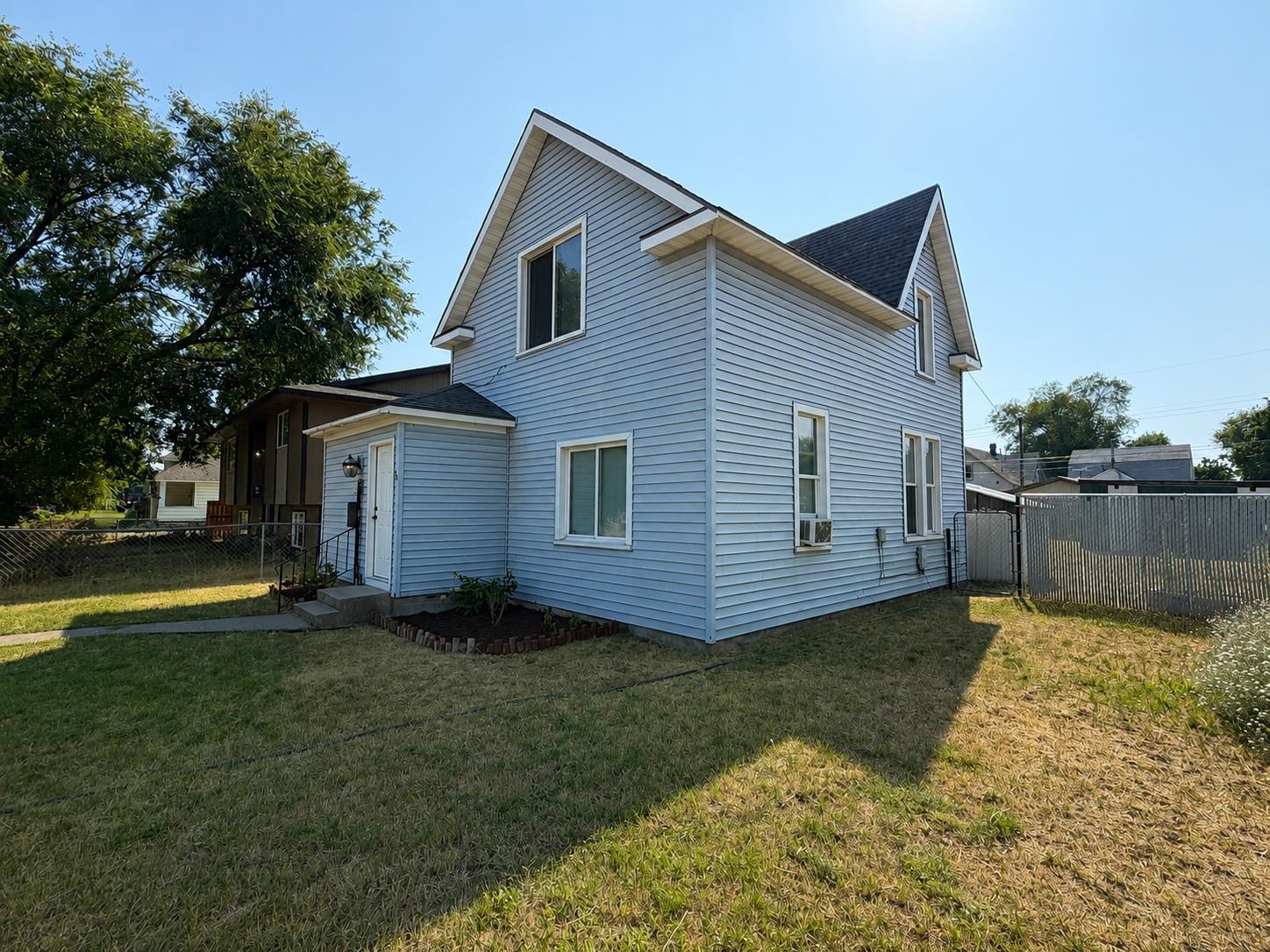 2523 N Nevada St - Photo 3