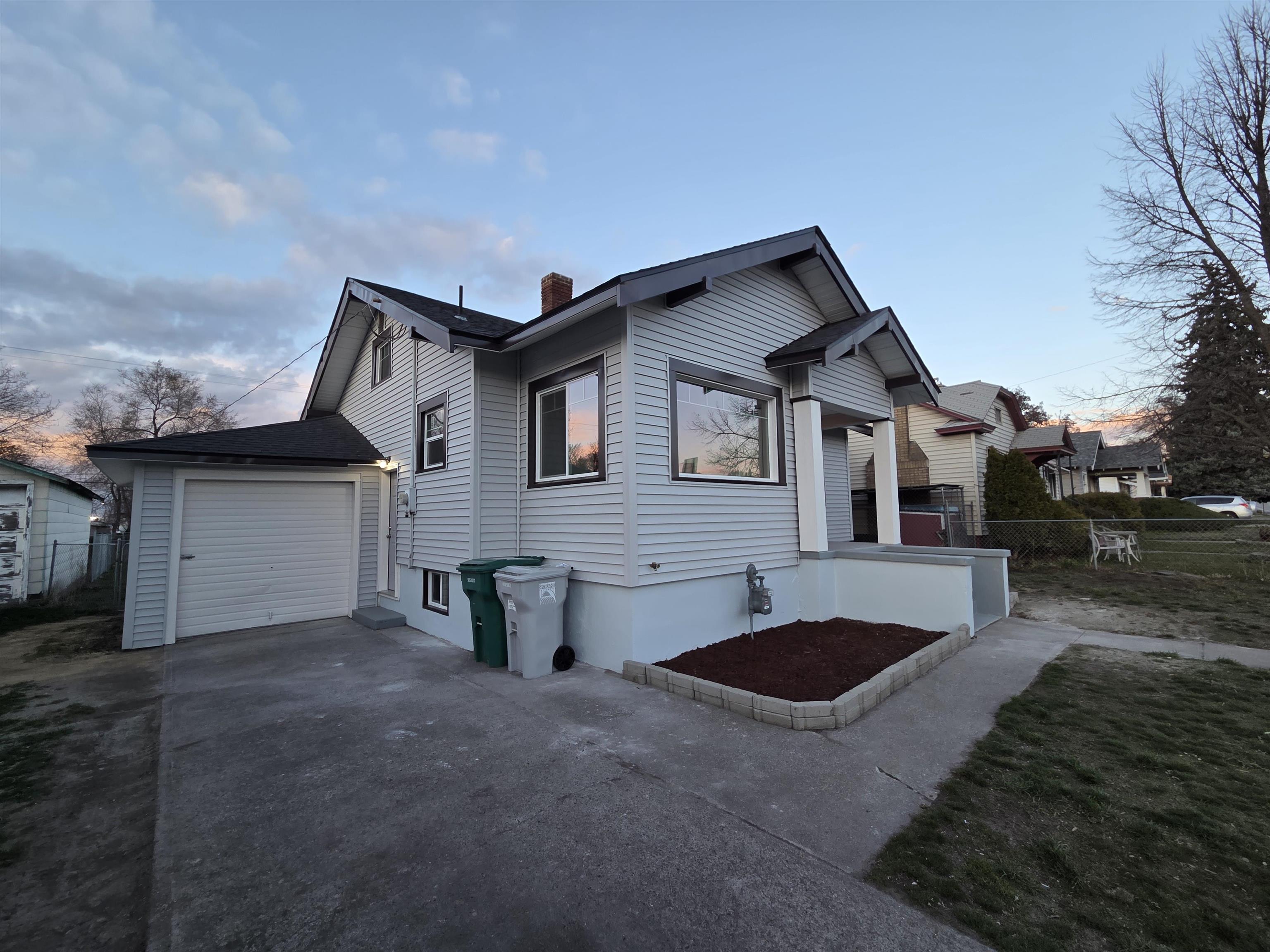 4127 E 2nd Ave - Photo 3