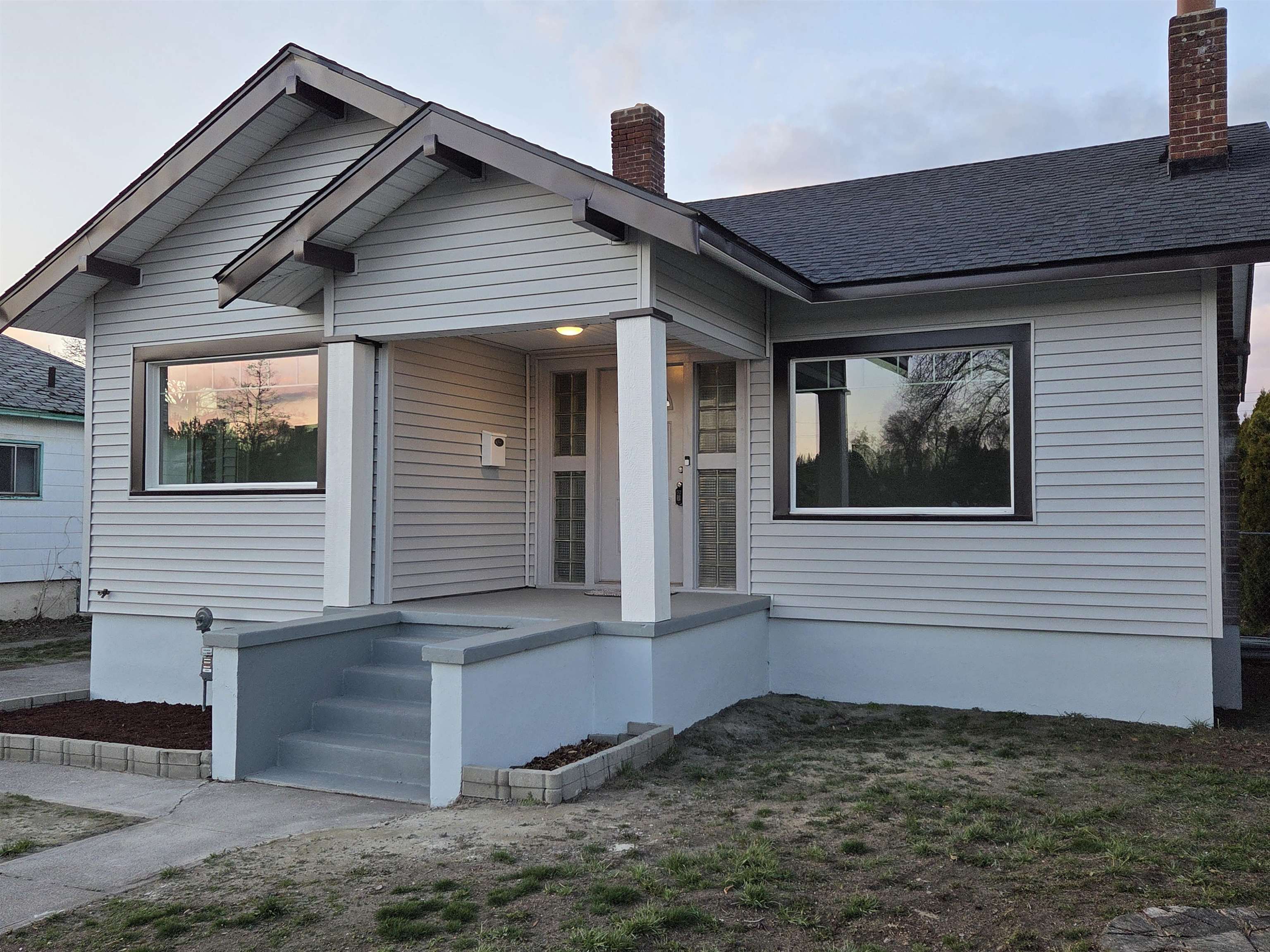 4127 E 2nd Ave - Photo 2