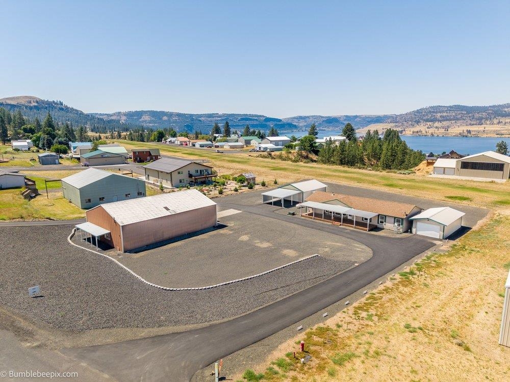 202 Airport Way - Photo 2