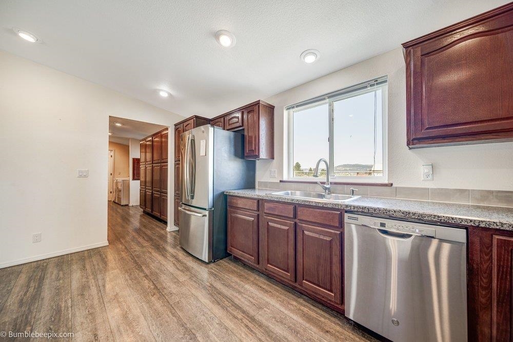 202 Airport Way - Photo 16