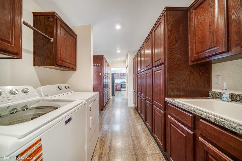 202 Airport Way - Photo 19