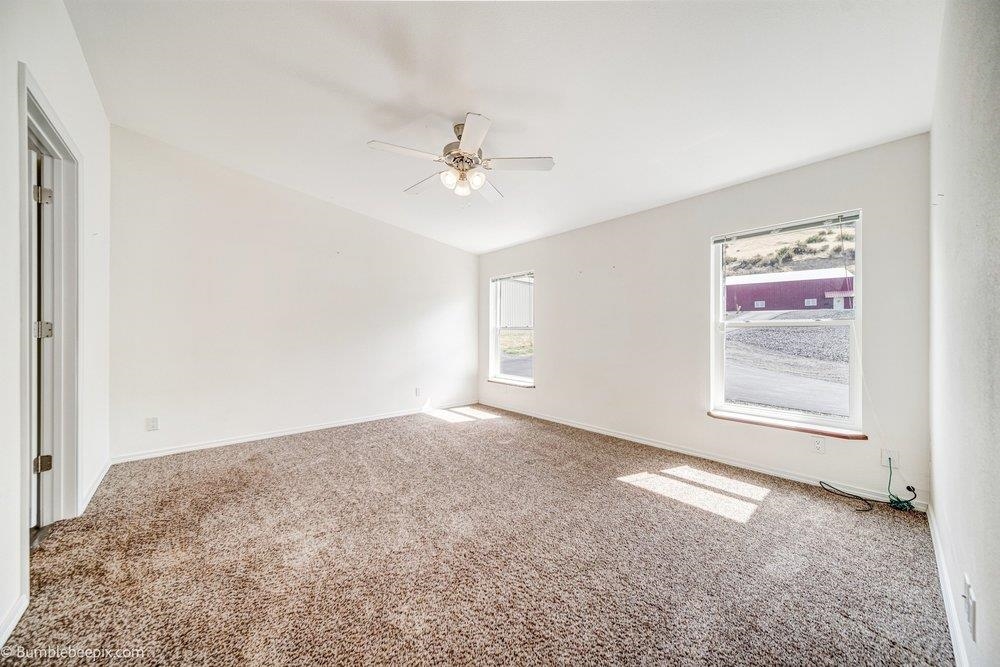 202 Airport Way - Photo 22