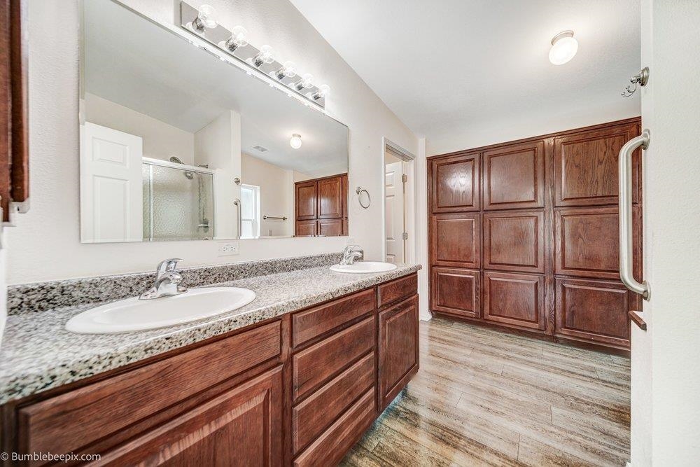 202 Airport Way - Photo 23