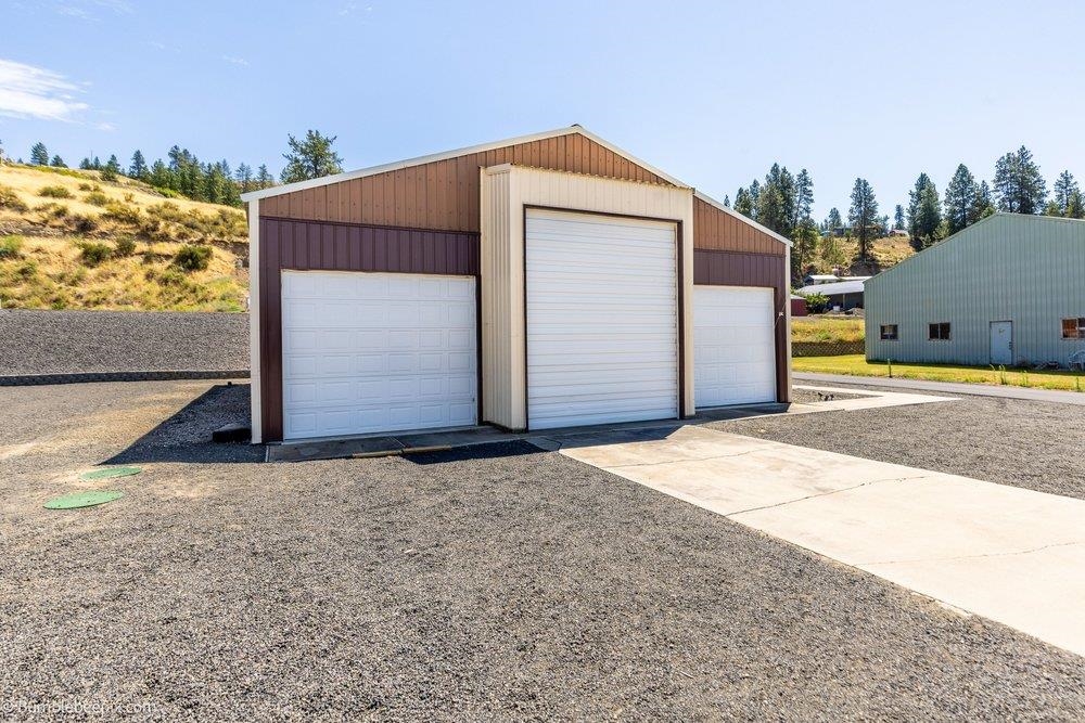 202 Airport Way - Photo 4