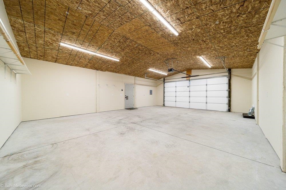 202 Airport Way - Photo 28