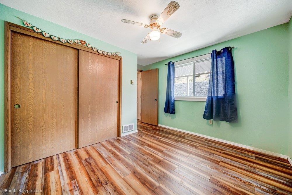 202 Airport Way - Photo 39