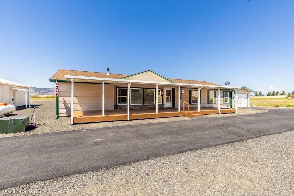 202 Airport Way - Photo 3