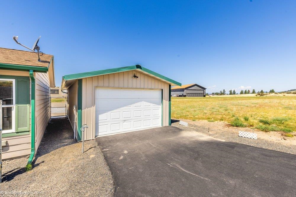 202 Airport Way - Photo 42