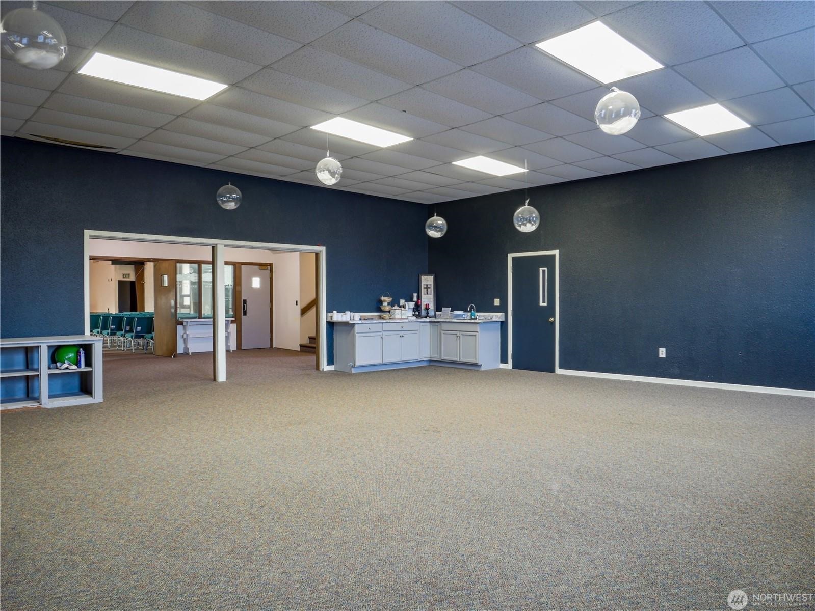 1300 Foster Ave - Photo 4