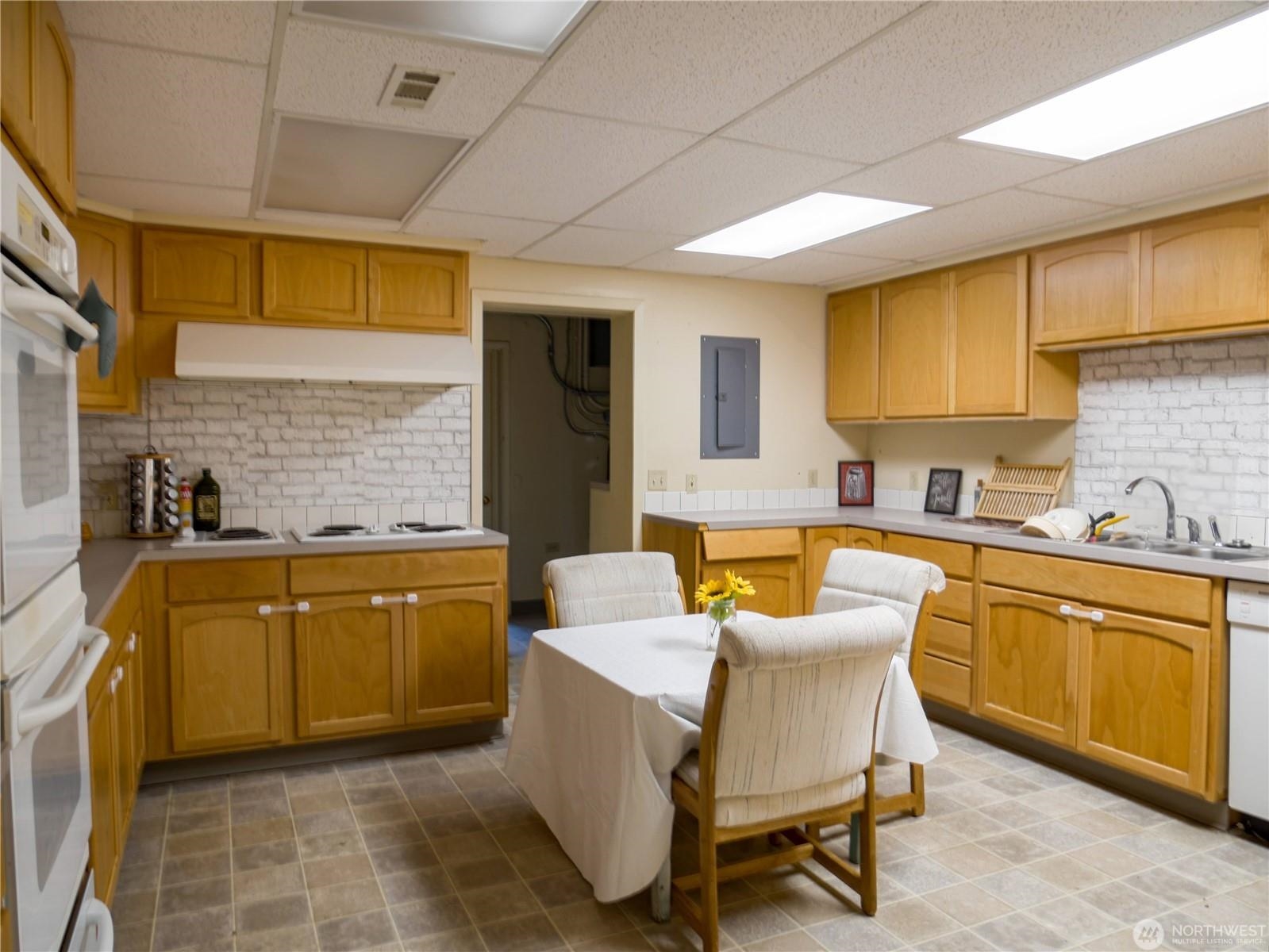 1300 Foster Ave - Photo 8