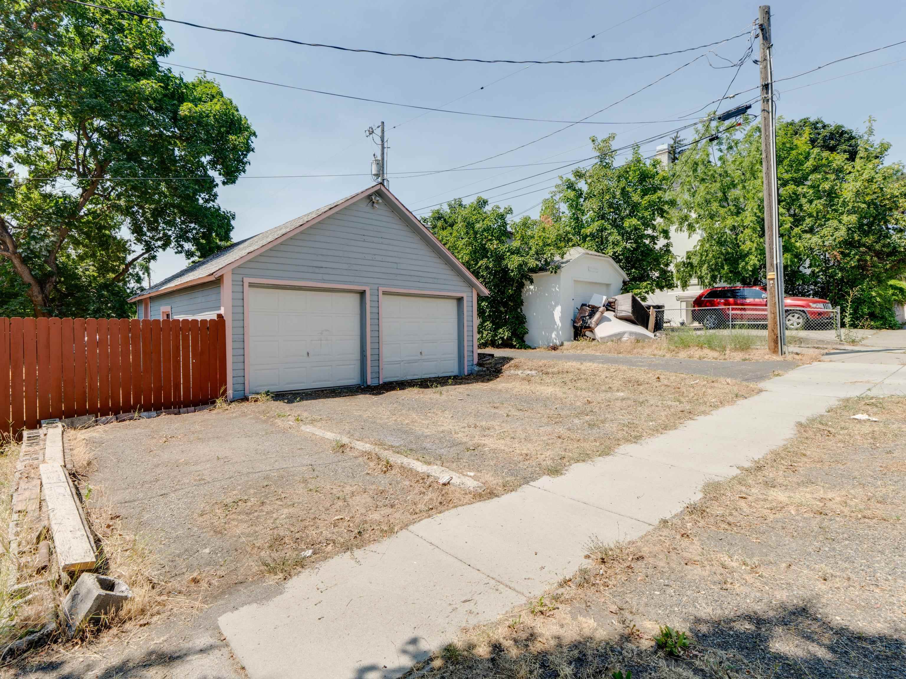 324 4th St - Photo 4