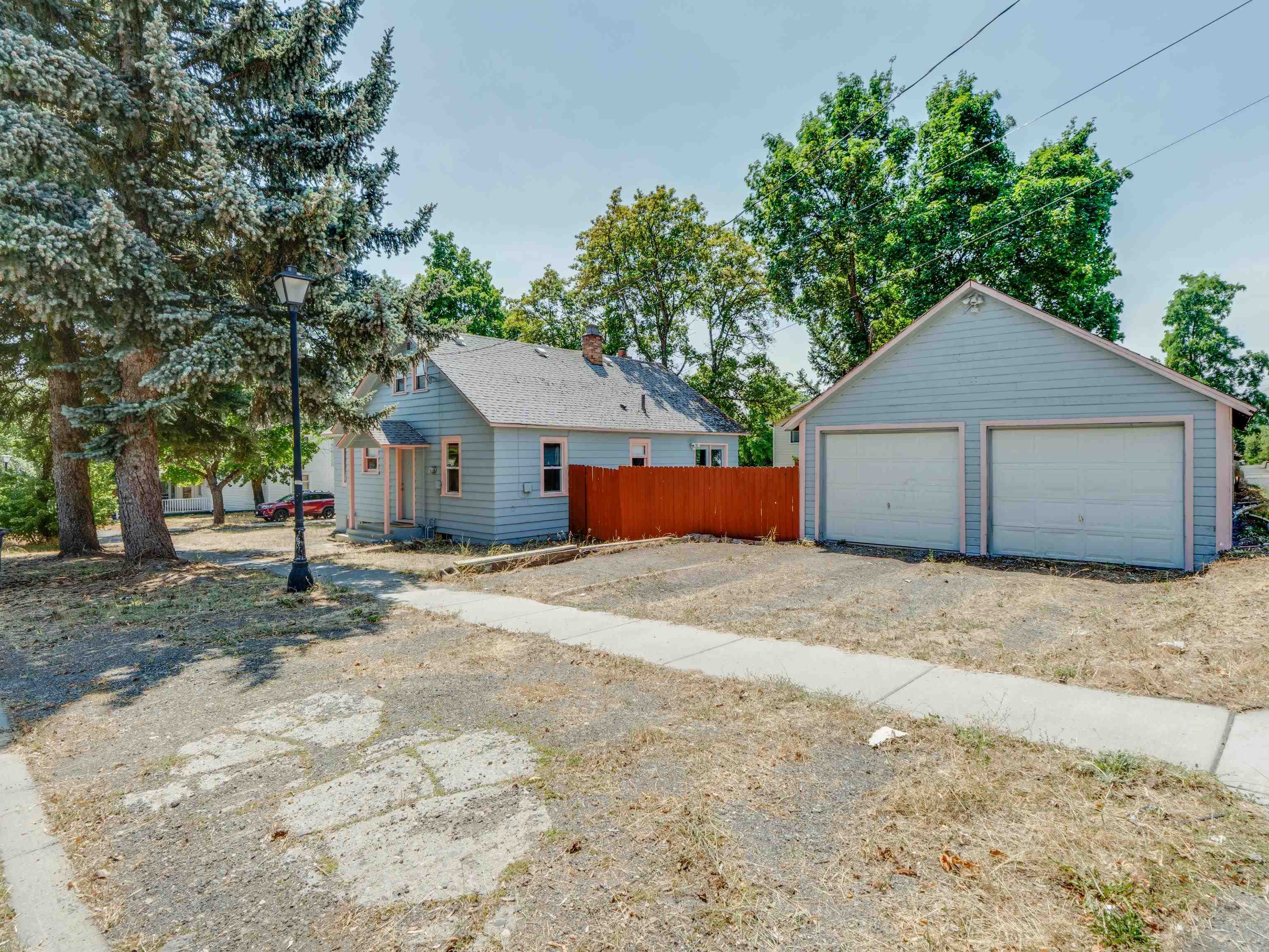 324 4th St - Photo 5