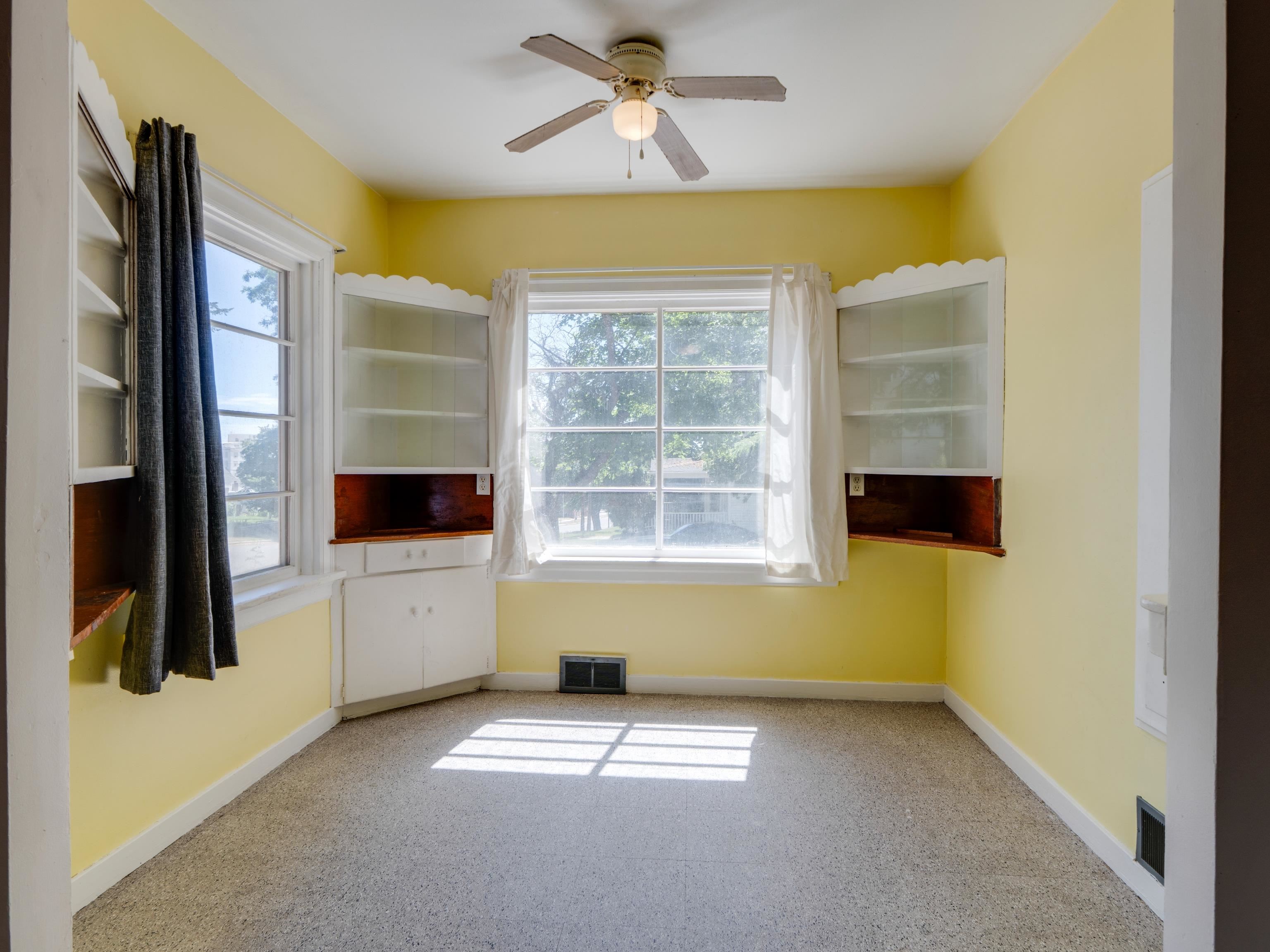 324 4th St - Photo 12