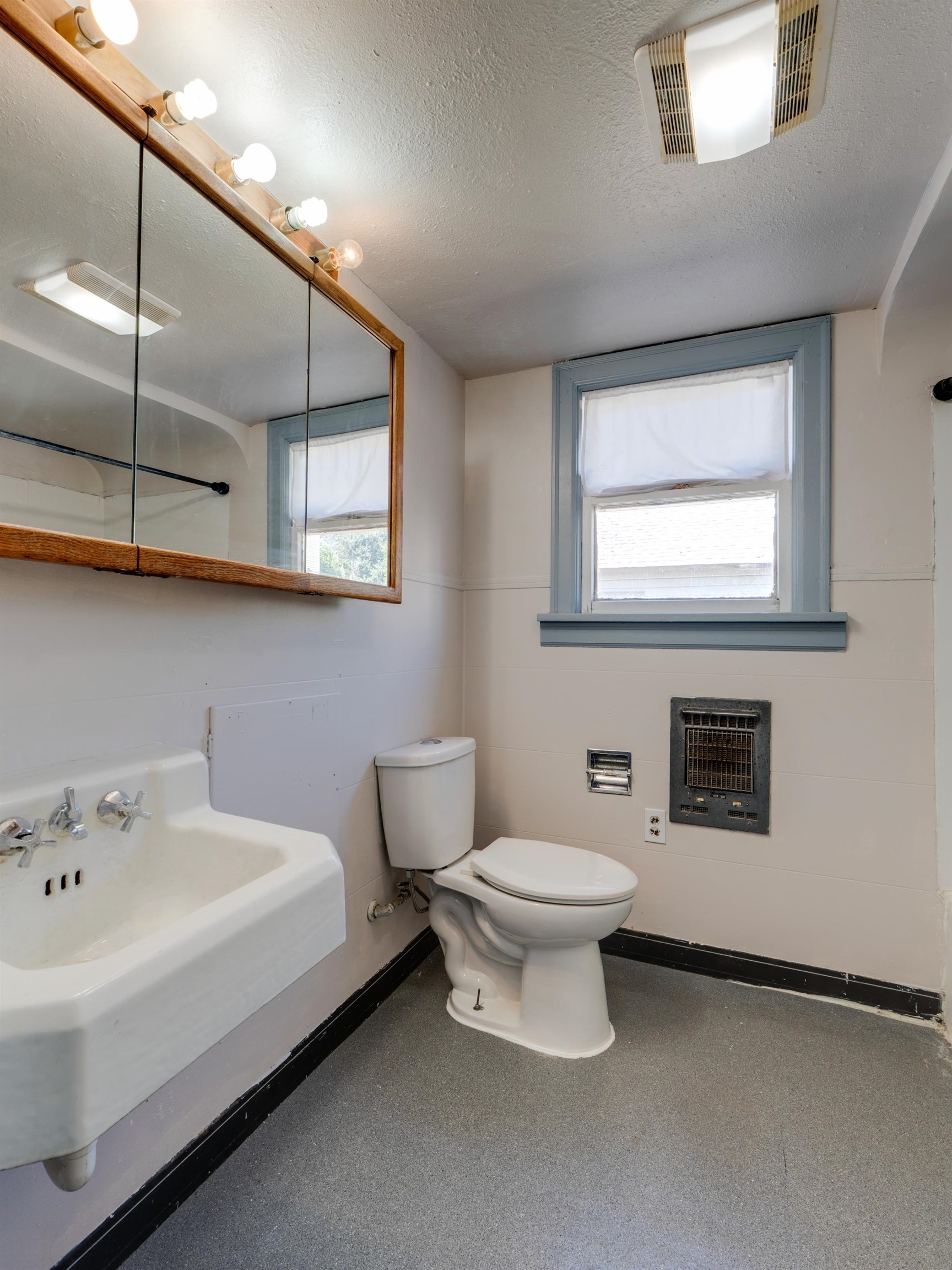 324 4th St - Photo 17