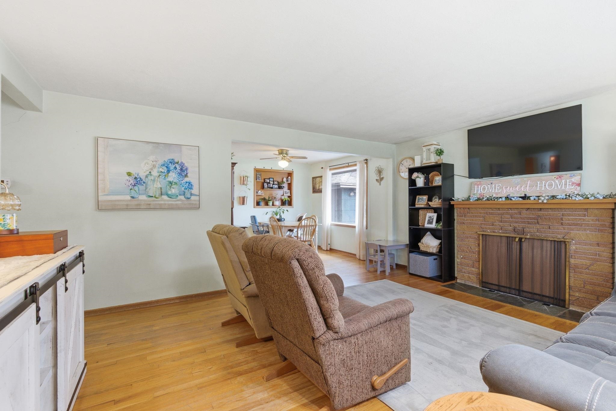 13123 E 5th Ave - Photo 3