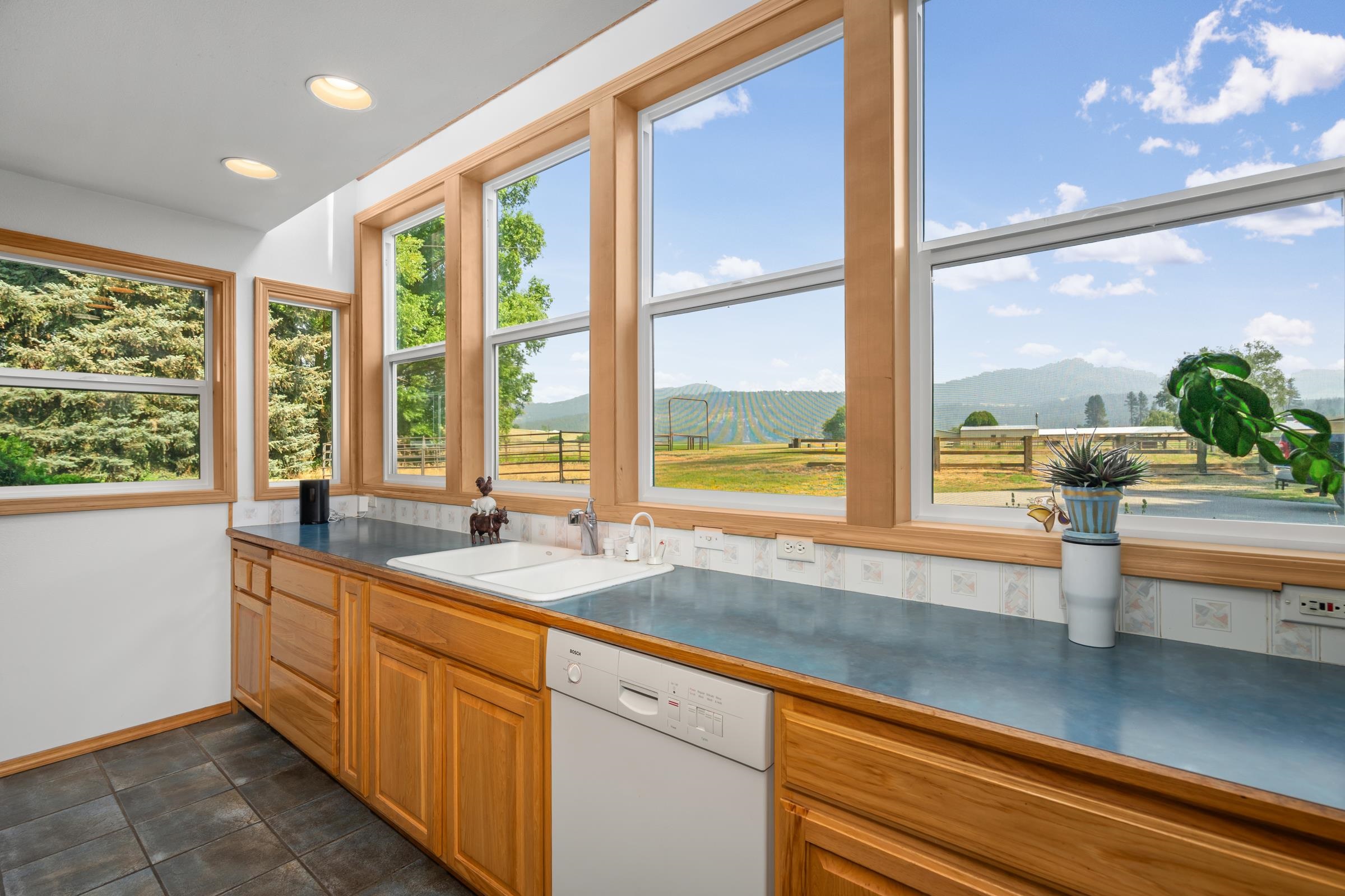3602 N Idaho Rd - Photo 4