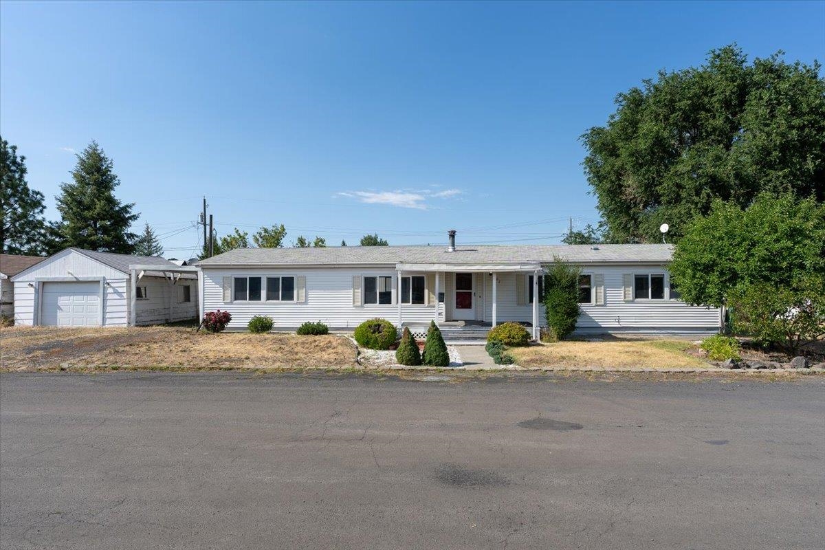 202 Marshall St - Photo 1