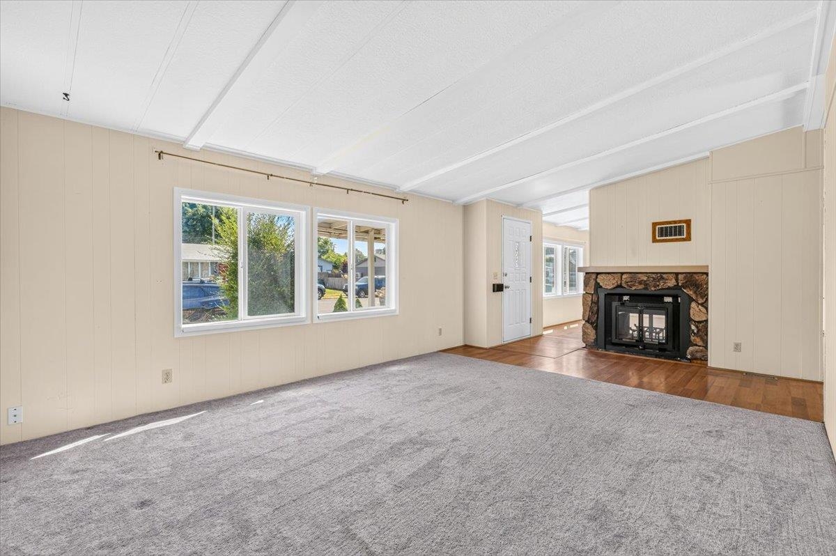 202 Marshall St - Photo 3