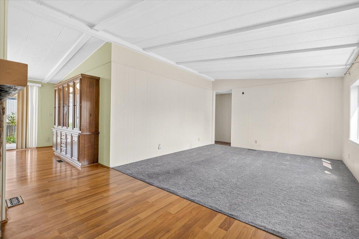 202 Marshall St - Photo 4