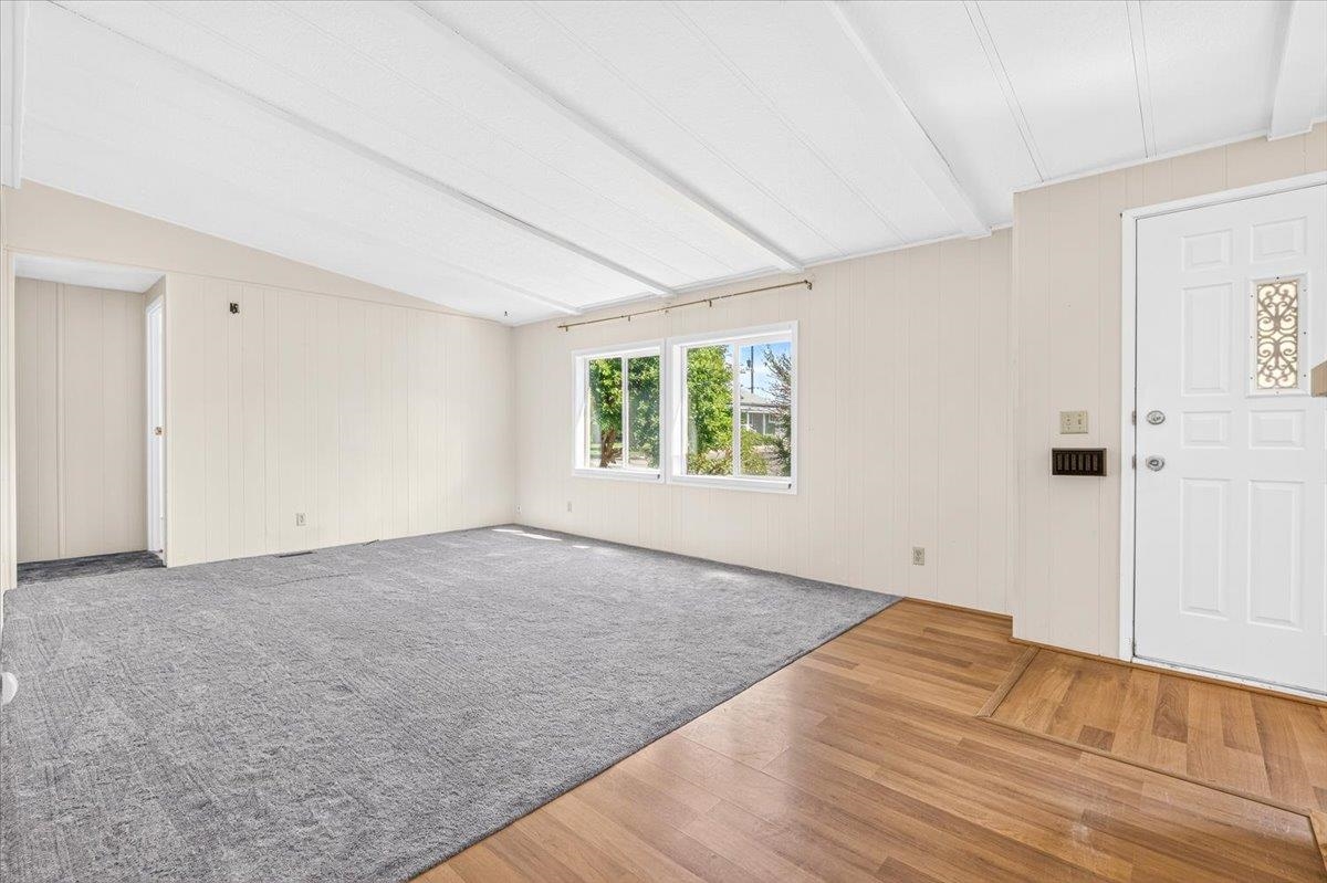 202 Marshall St - Photo 5