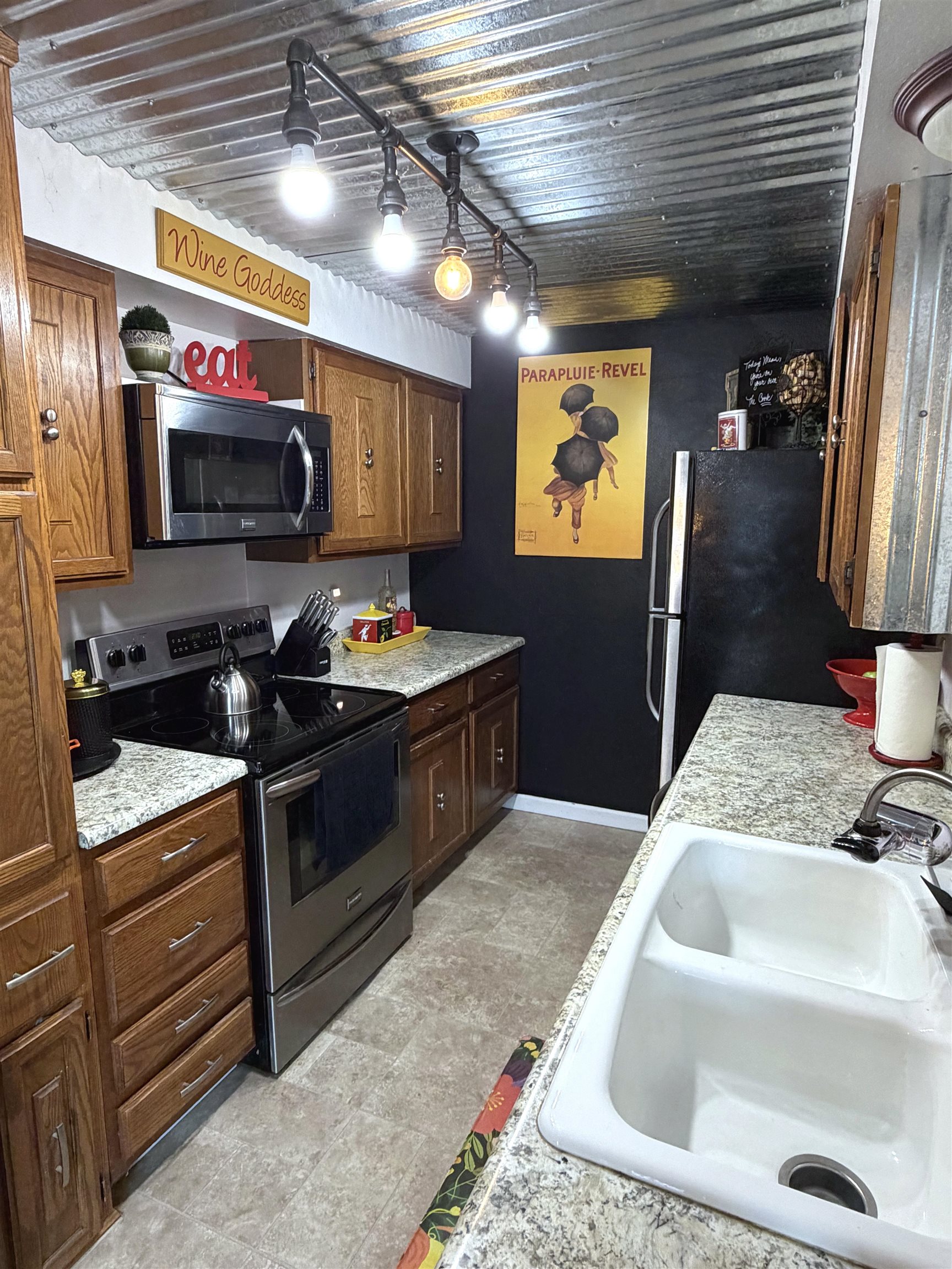 214 W 6TH Ave - Photo 4