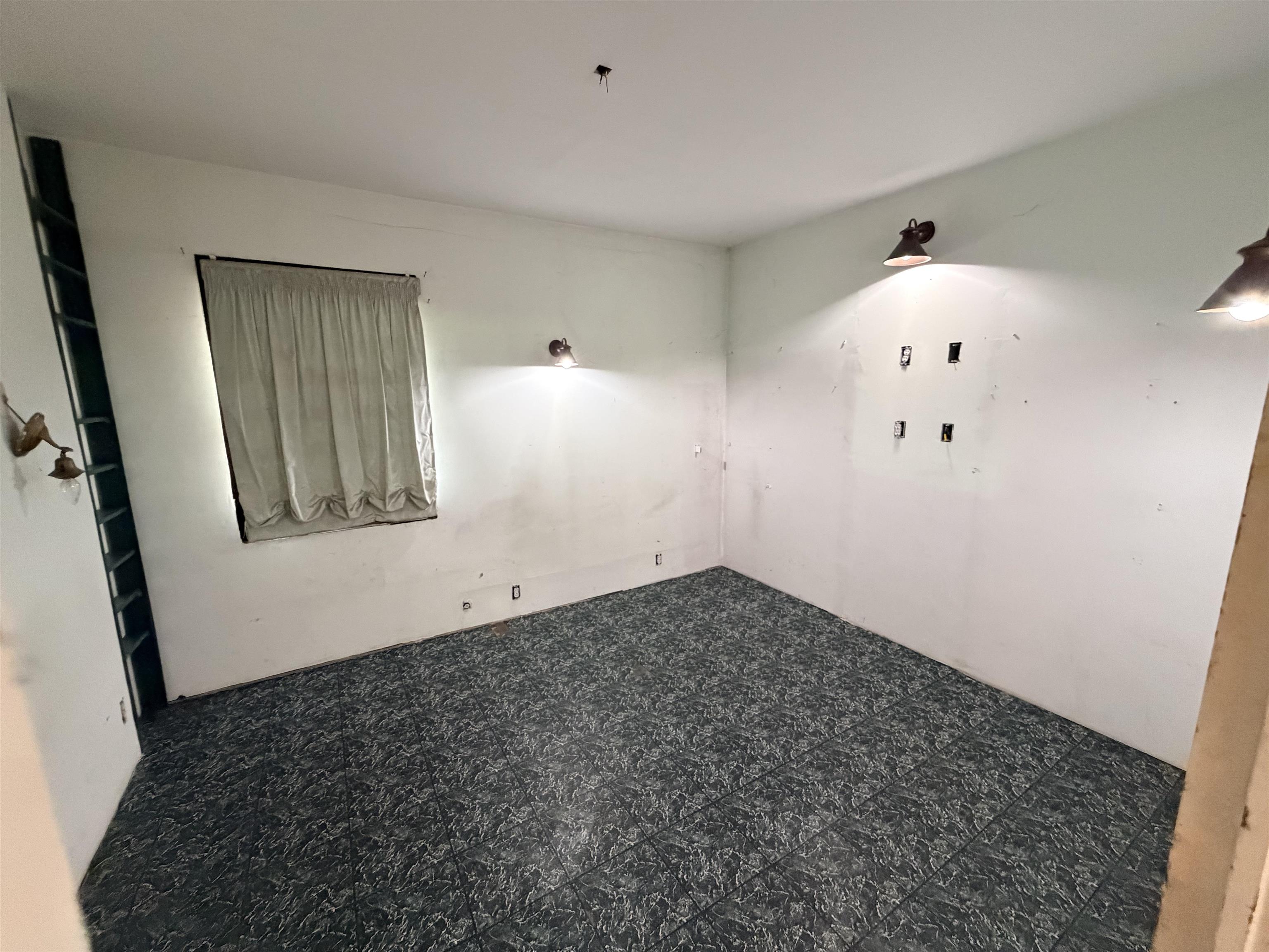 628 S ELM St - Photo 16