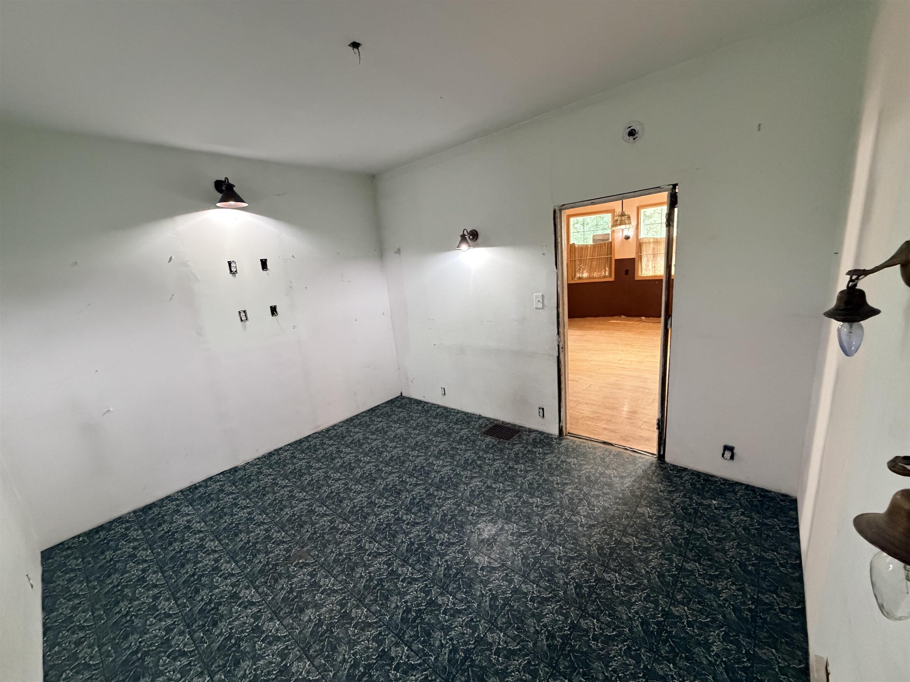 628 S ELM St - Photo 17