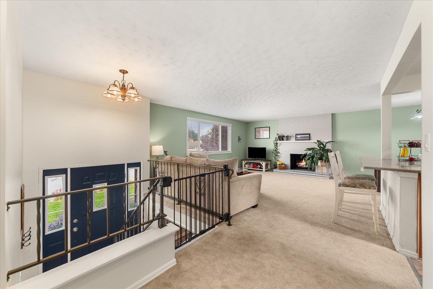 2823 S Bates Rd - Photo 2