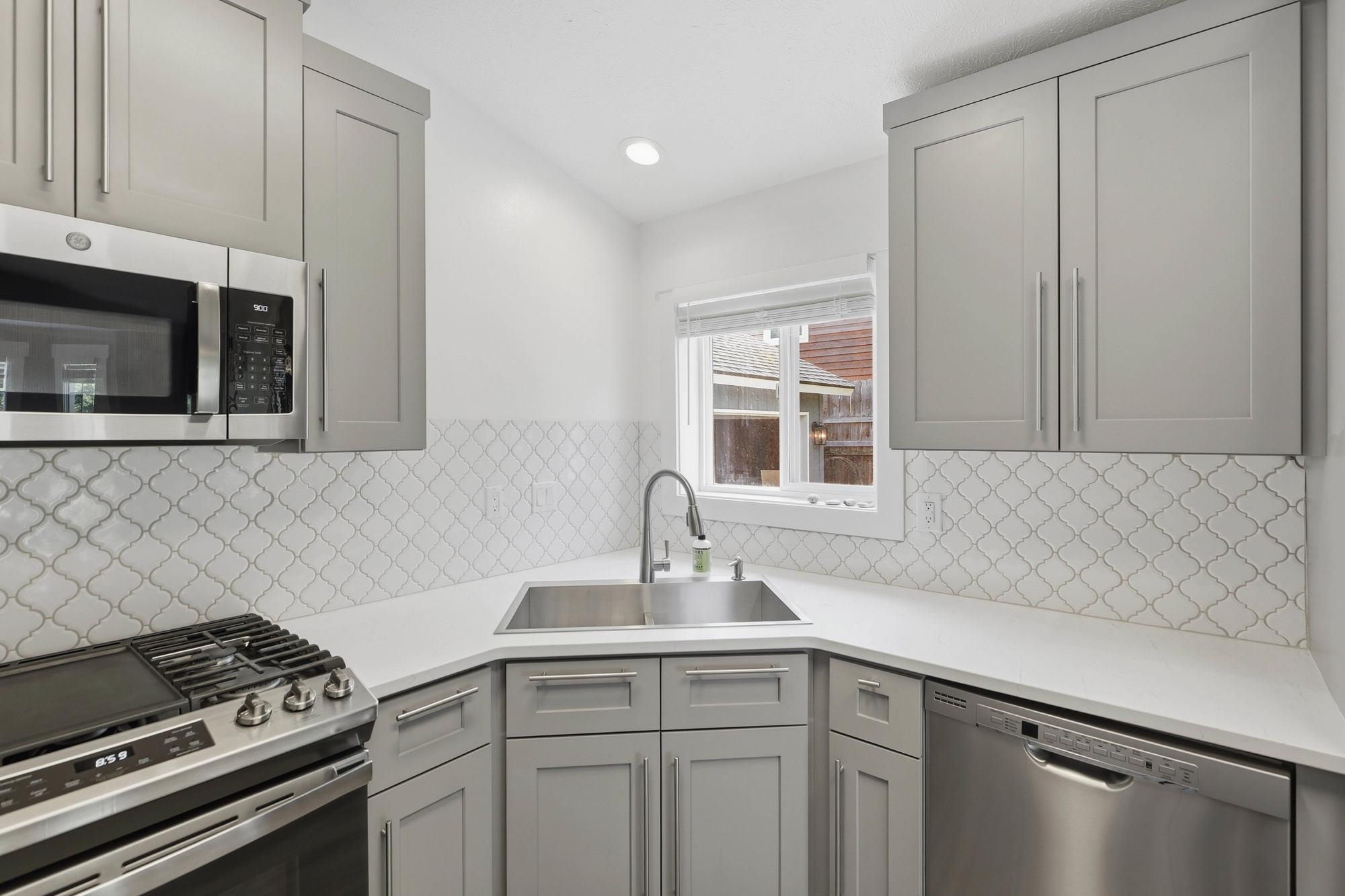 617 S F St - Photo 12