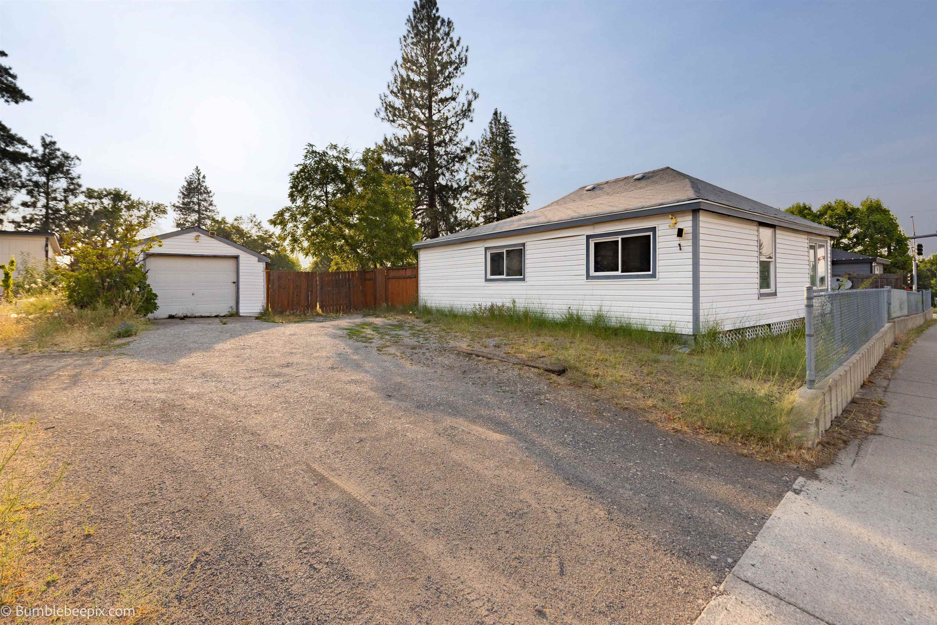 810 S University Rd - Photo 1