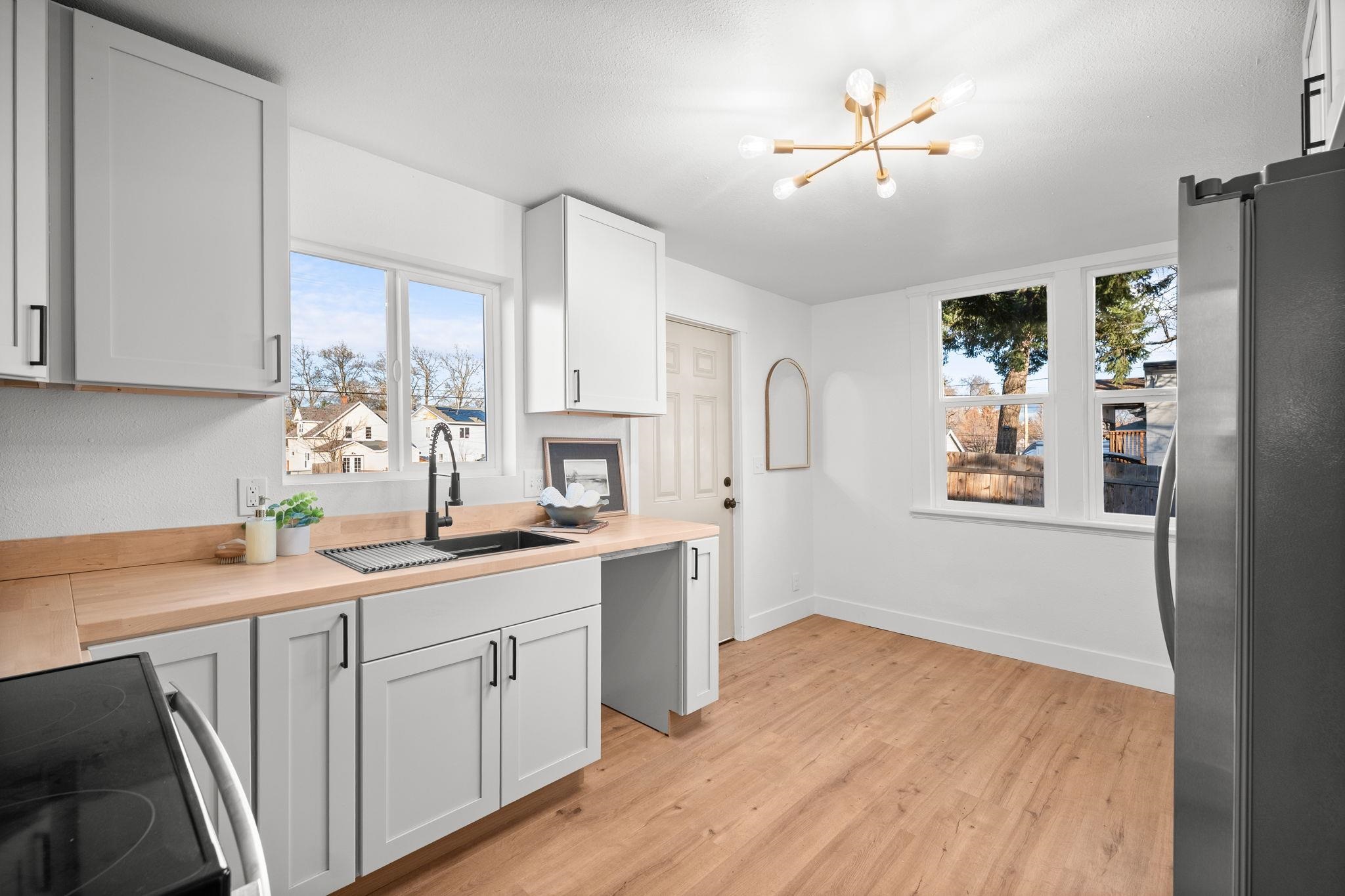 2113 E 5th Ave - Photo 6