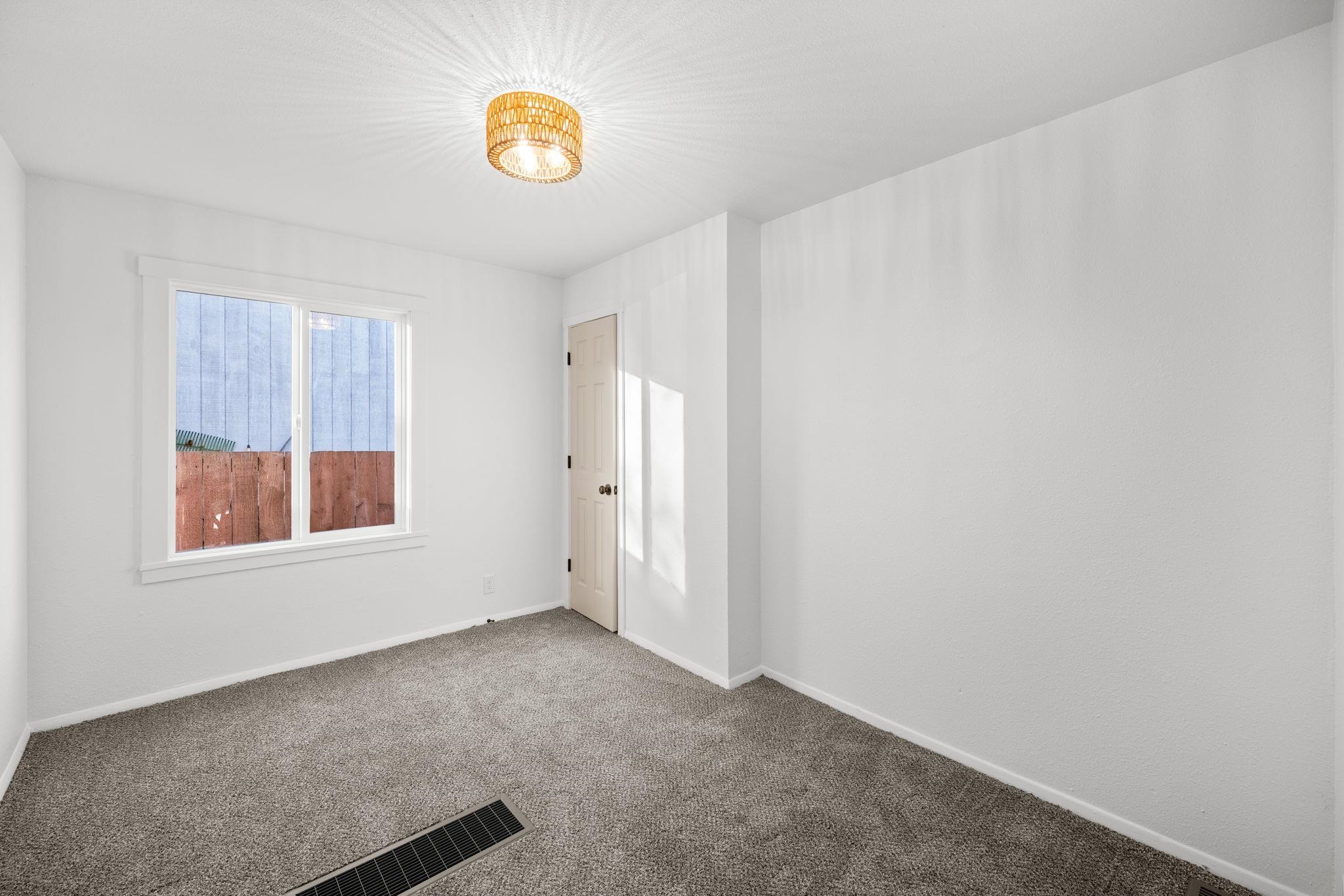 2113 E 5th Ave - Photo 14