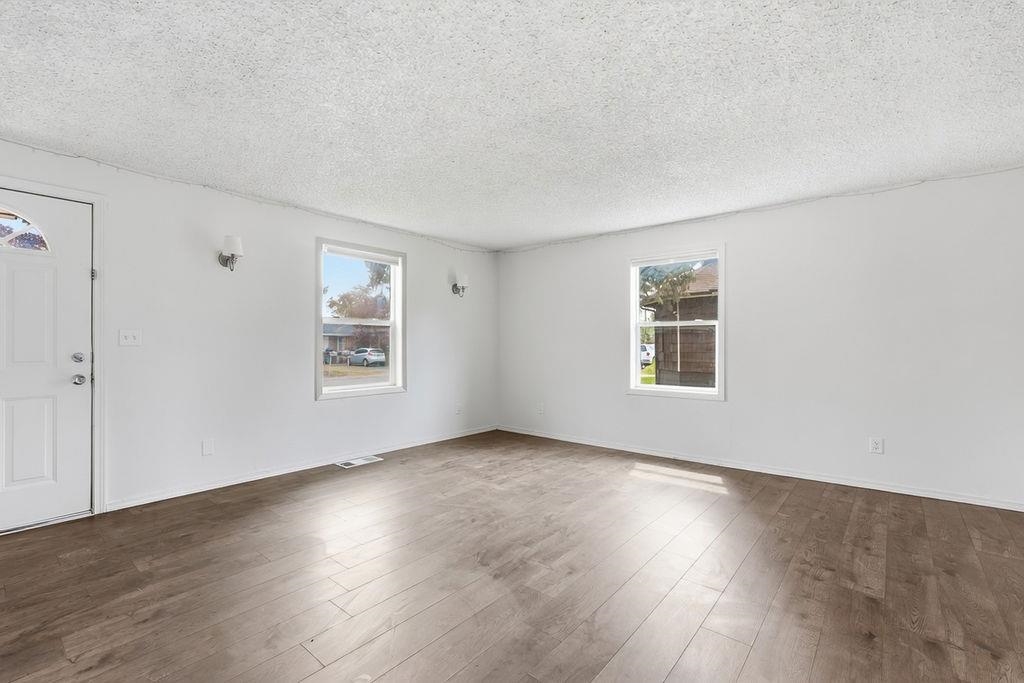 4317 N Evergreen Rd - Photo 3
