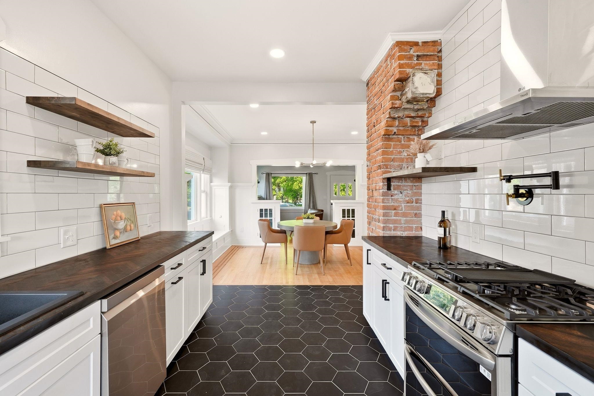 2921 N West Oval St - Photo 17