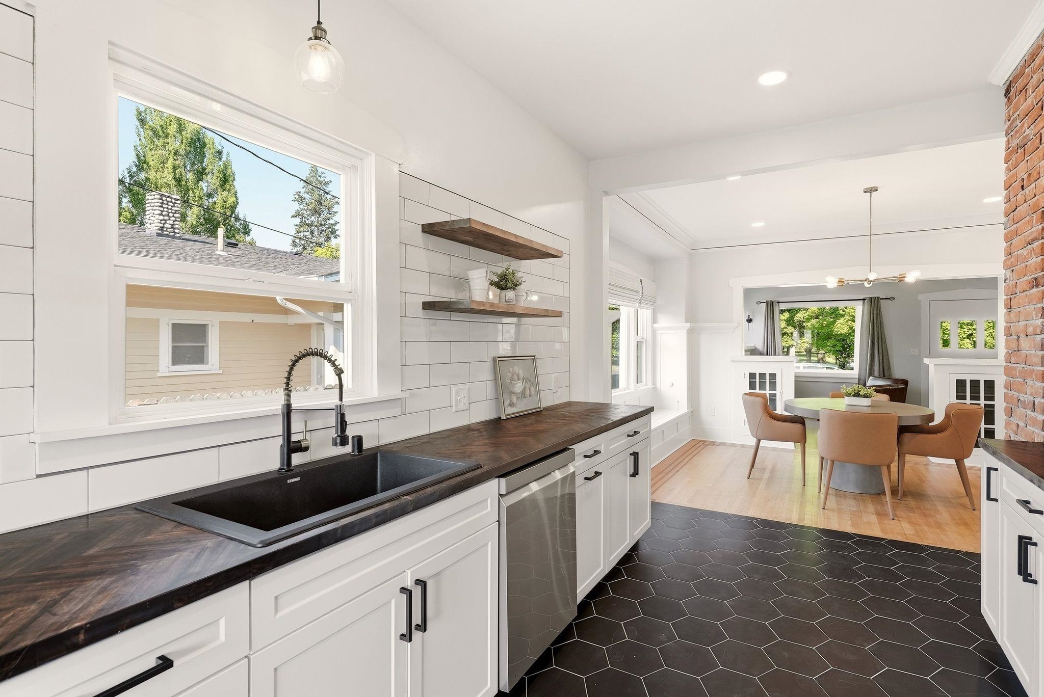 2921 N West Oval St - Photo 18