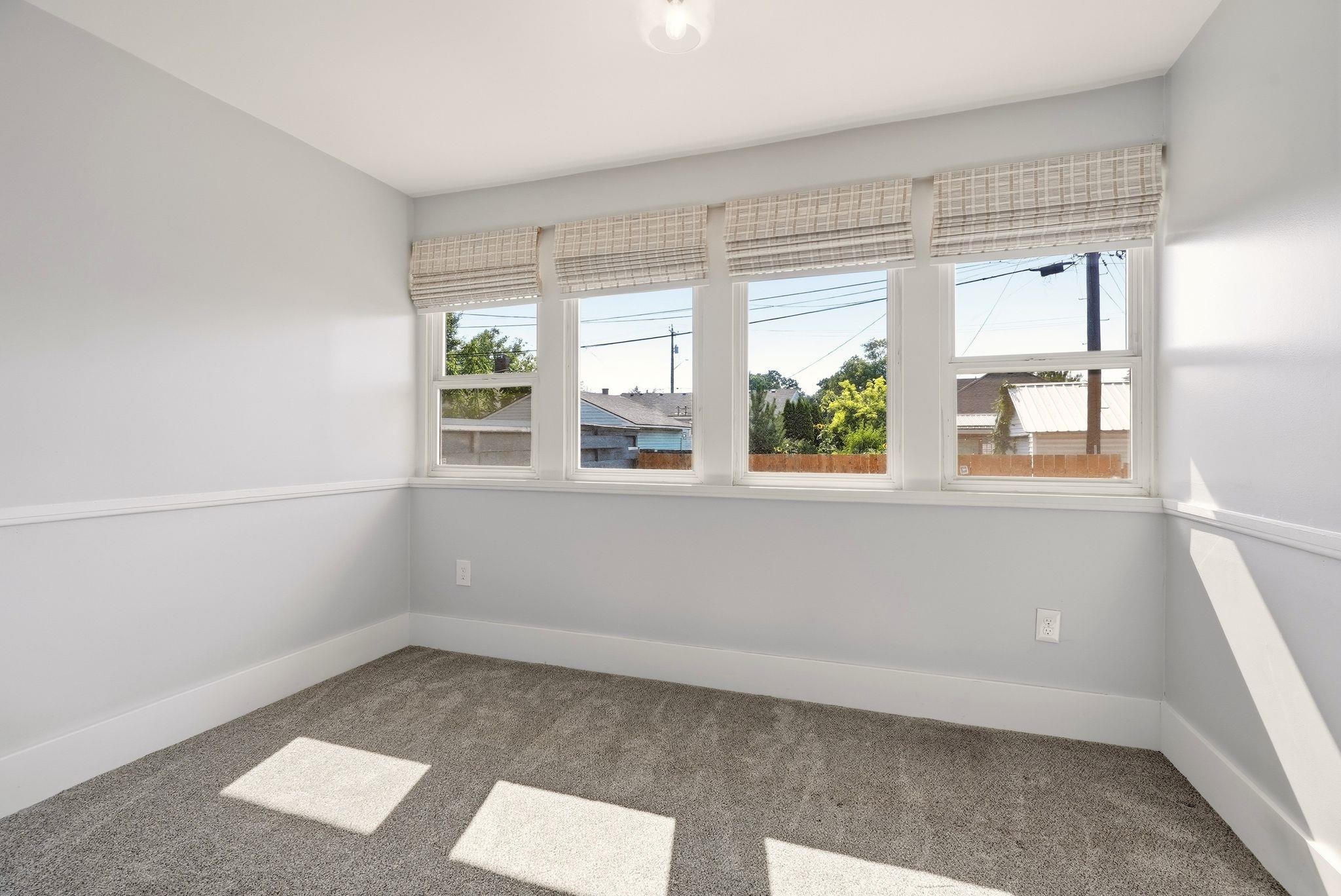 2921 N West Oval St - Photo 32