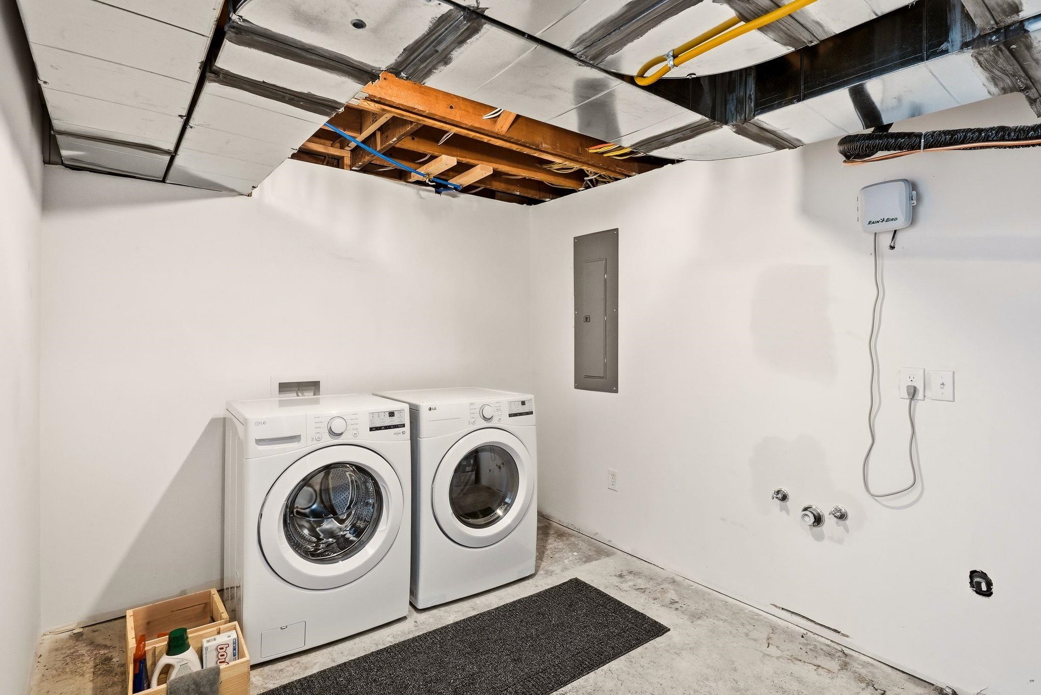 2921 N West Oval St - Photo 33