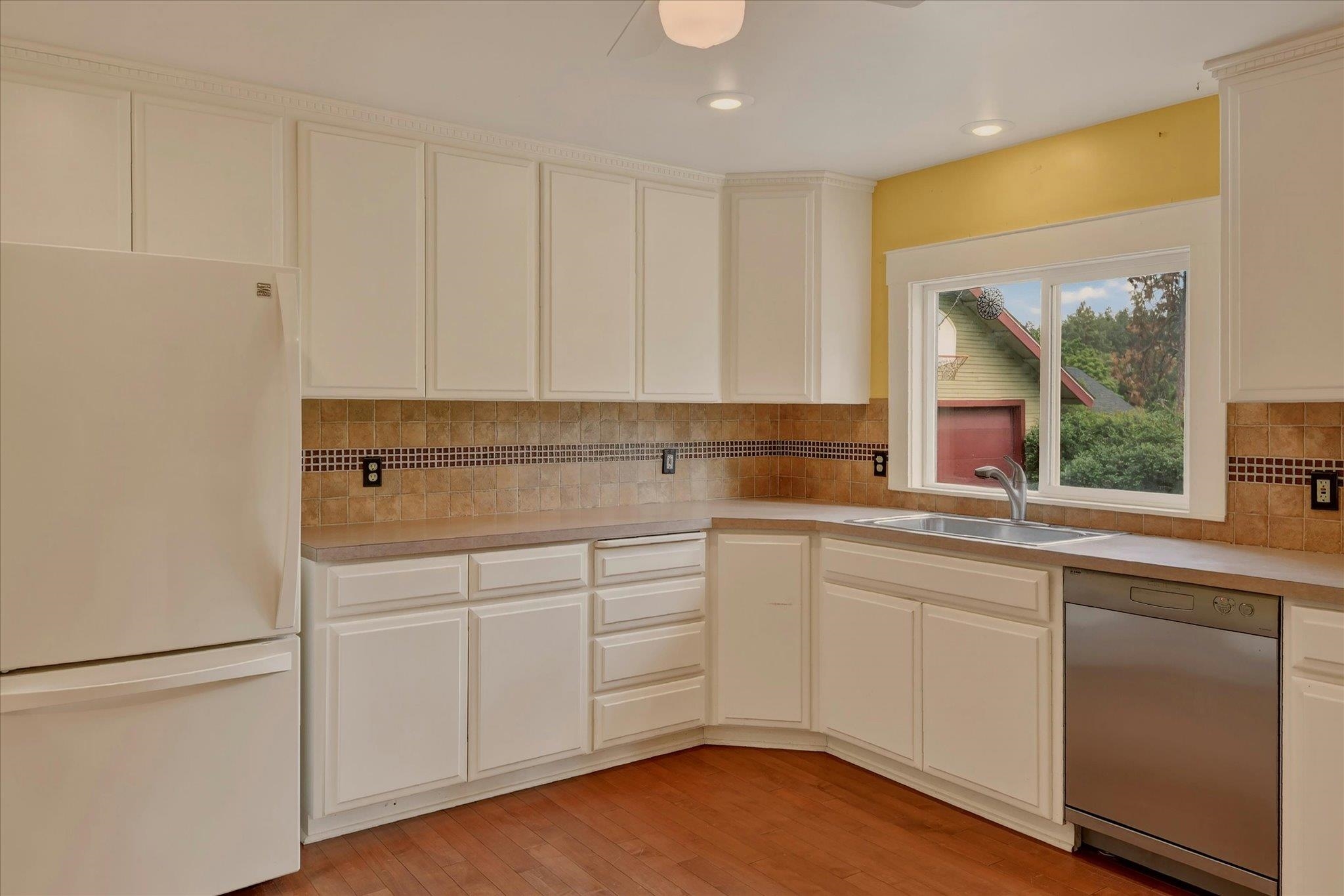 2104 E 8th Ave - Photo 18