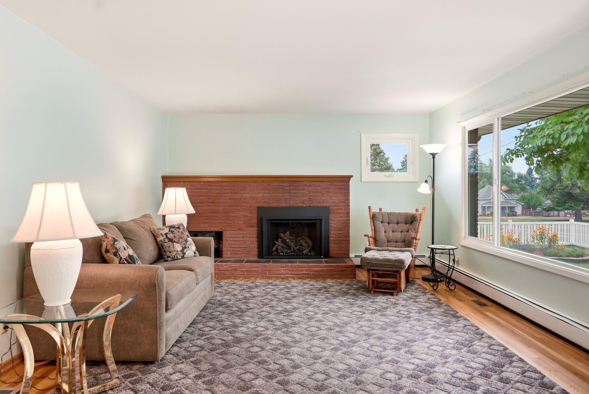 305 E Barker St - Photo 4