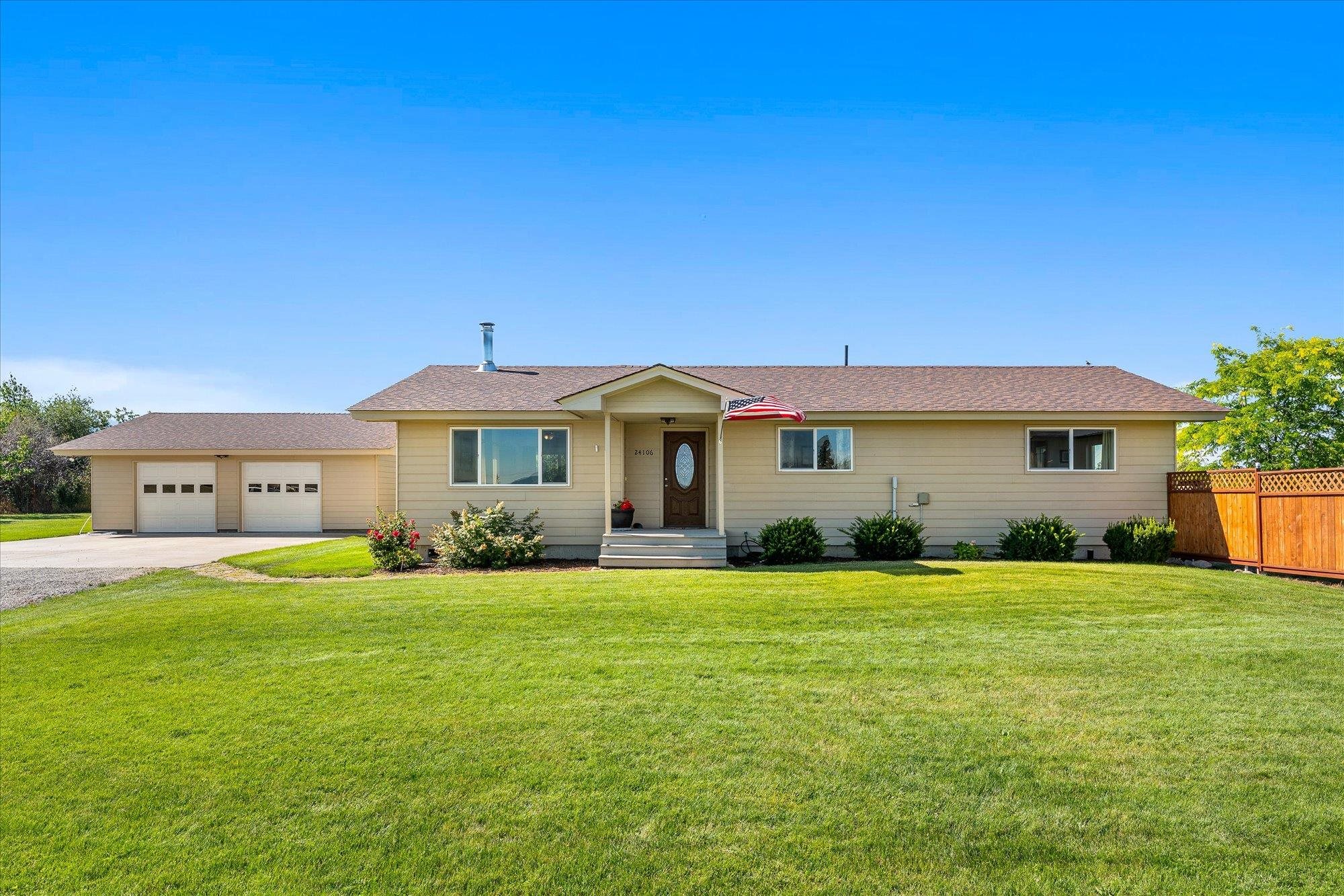24106 Railroad Ave - Photo 1