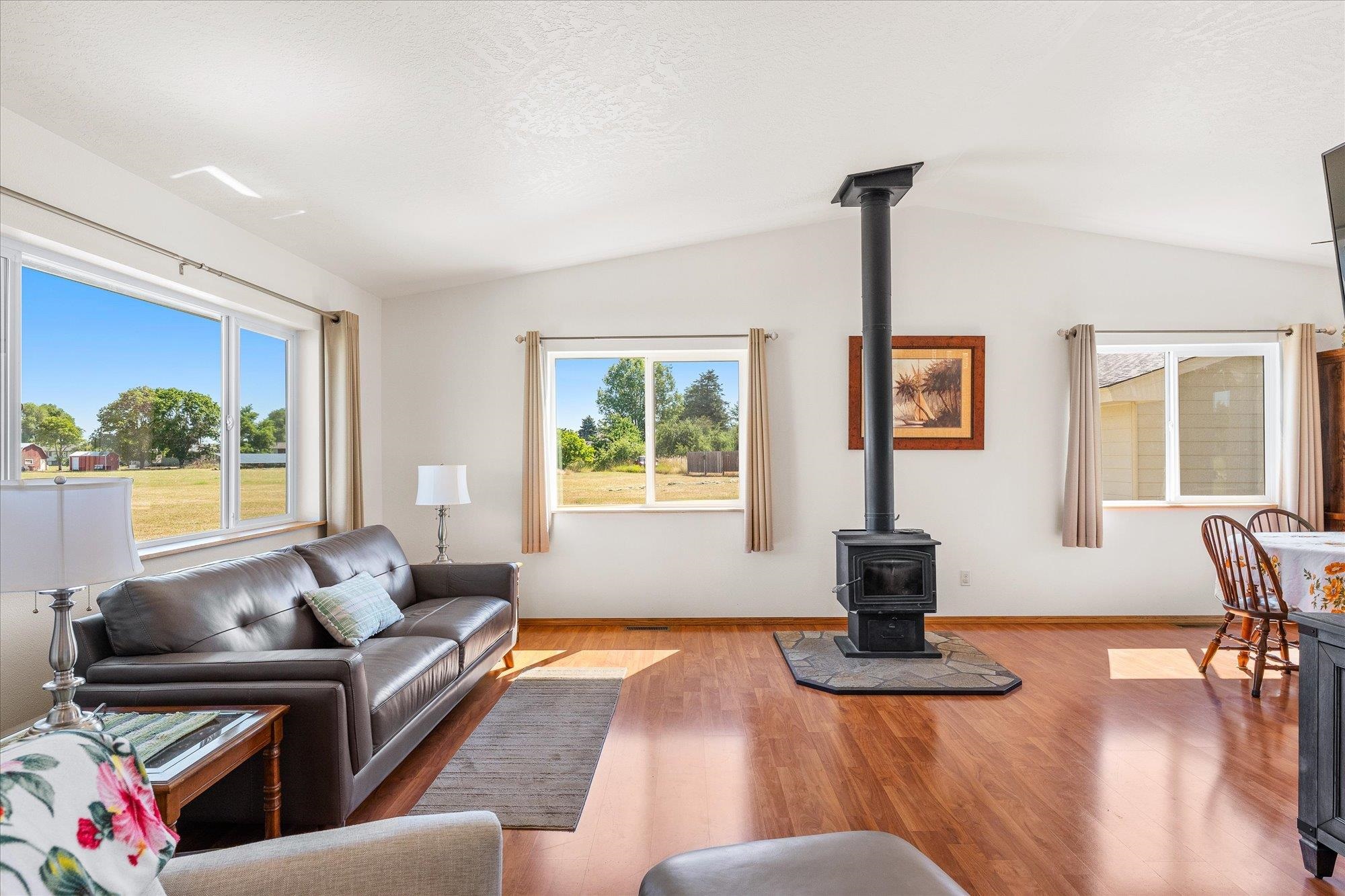 24106 Railroad Ave - Photo 6