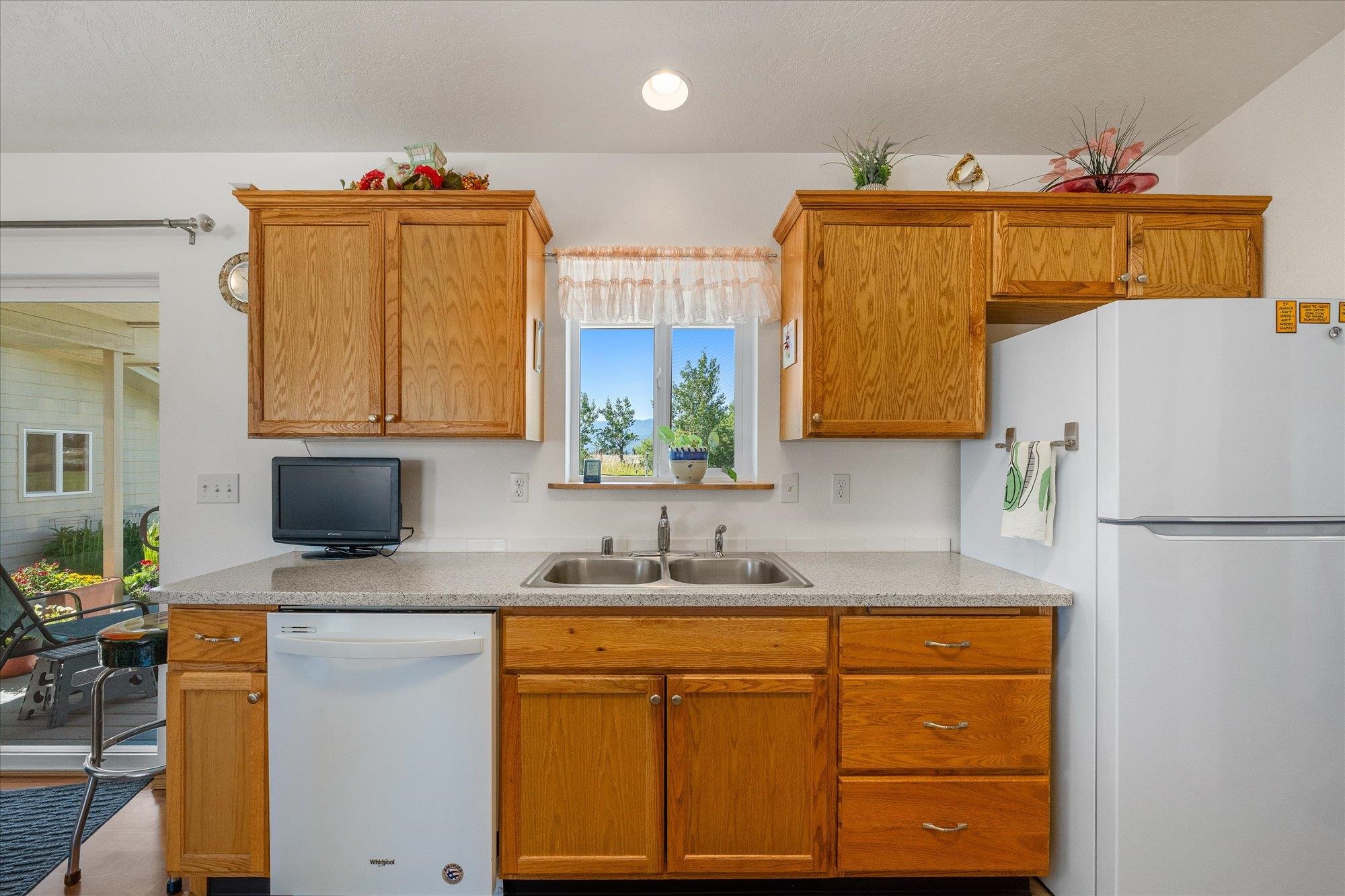 24106 Railroad Ave - Photo 10