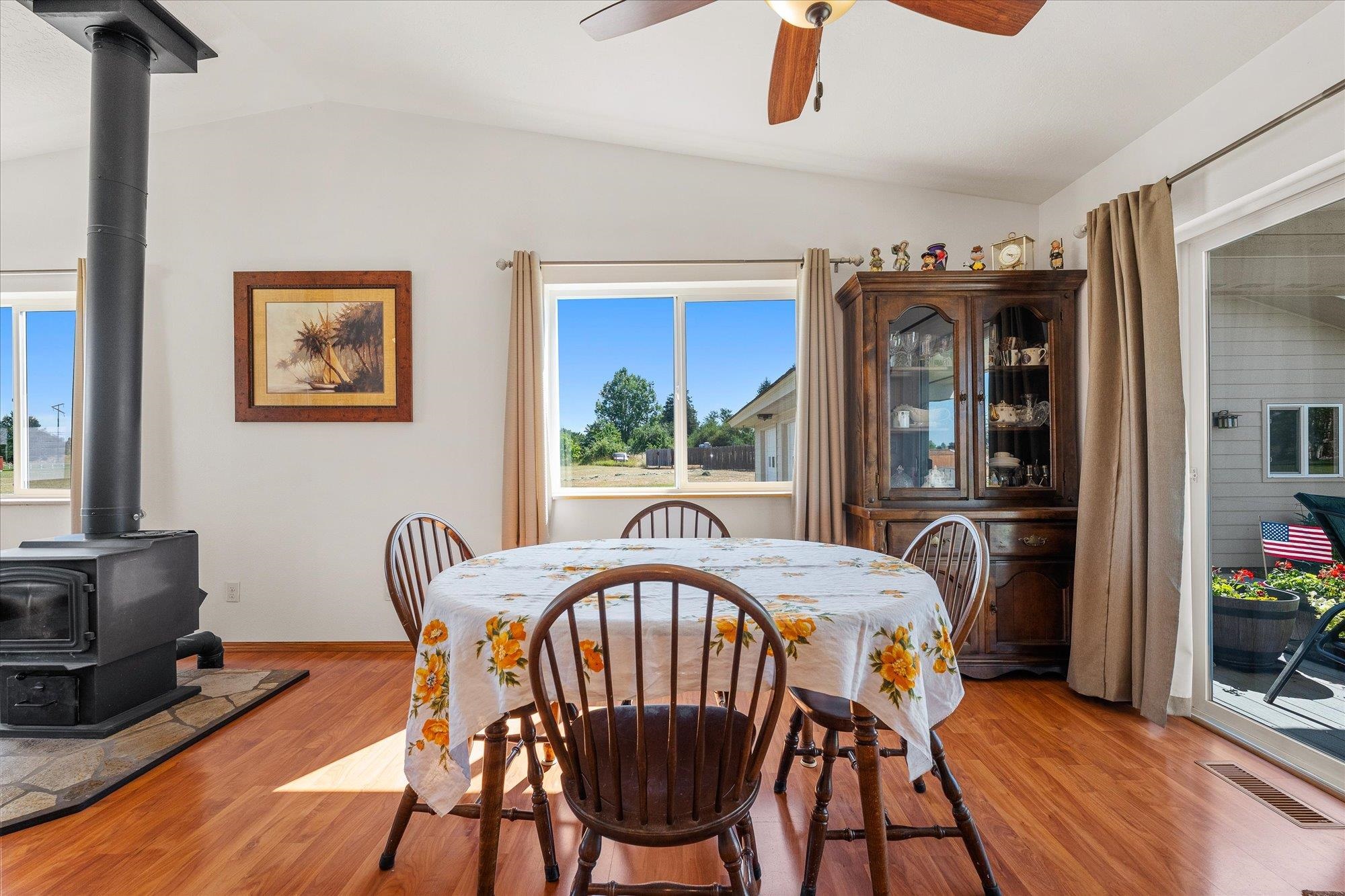 24106 Railroad Ave - Photo 12