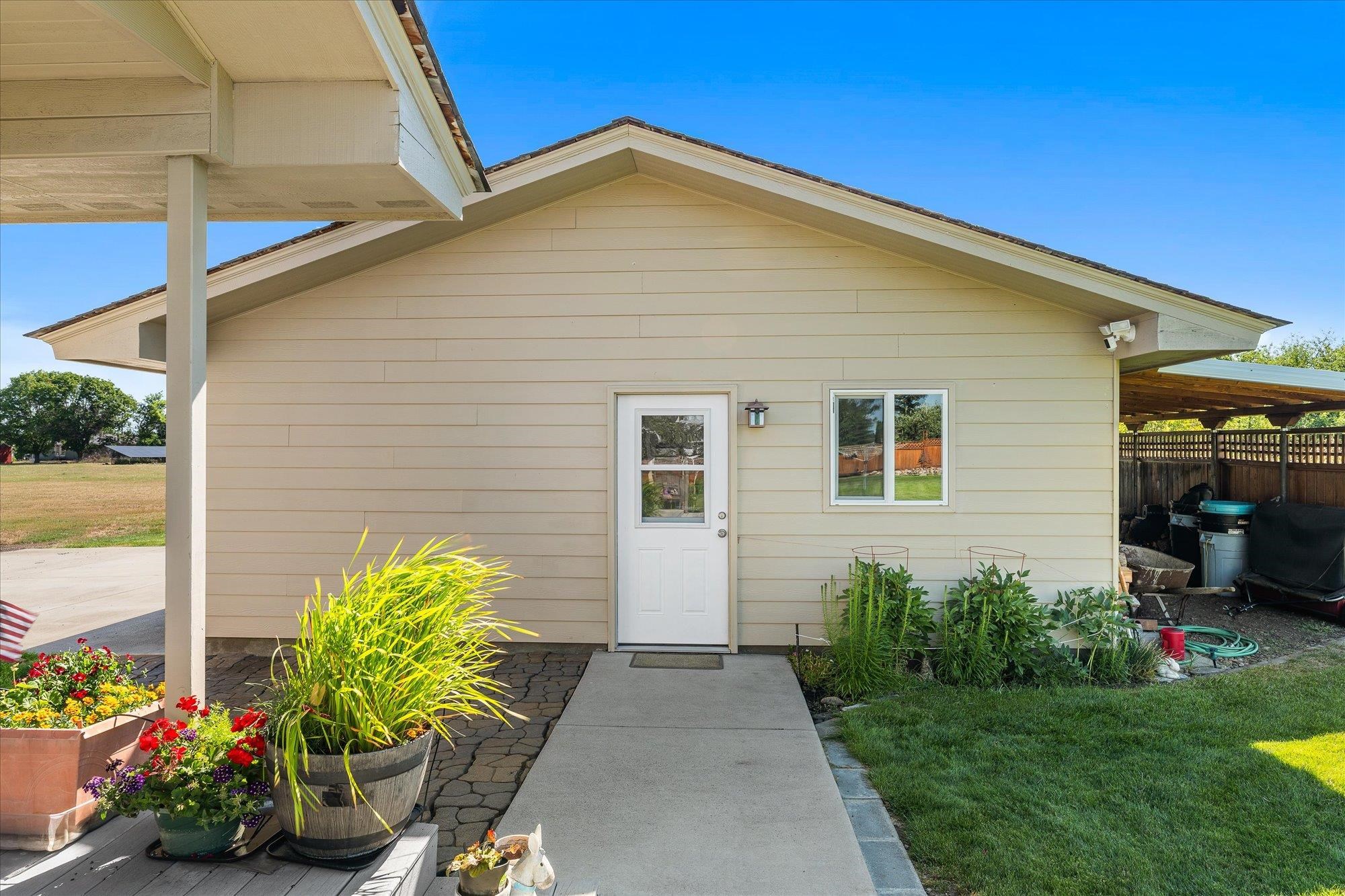 24106 Railroad Ave - Photo 22