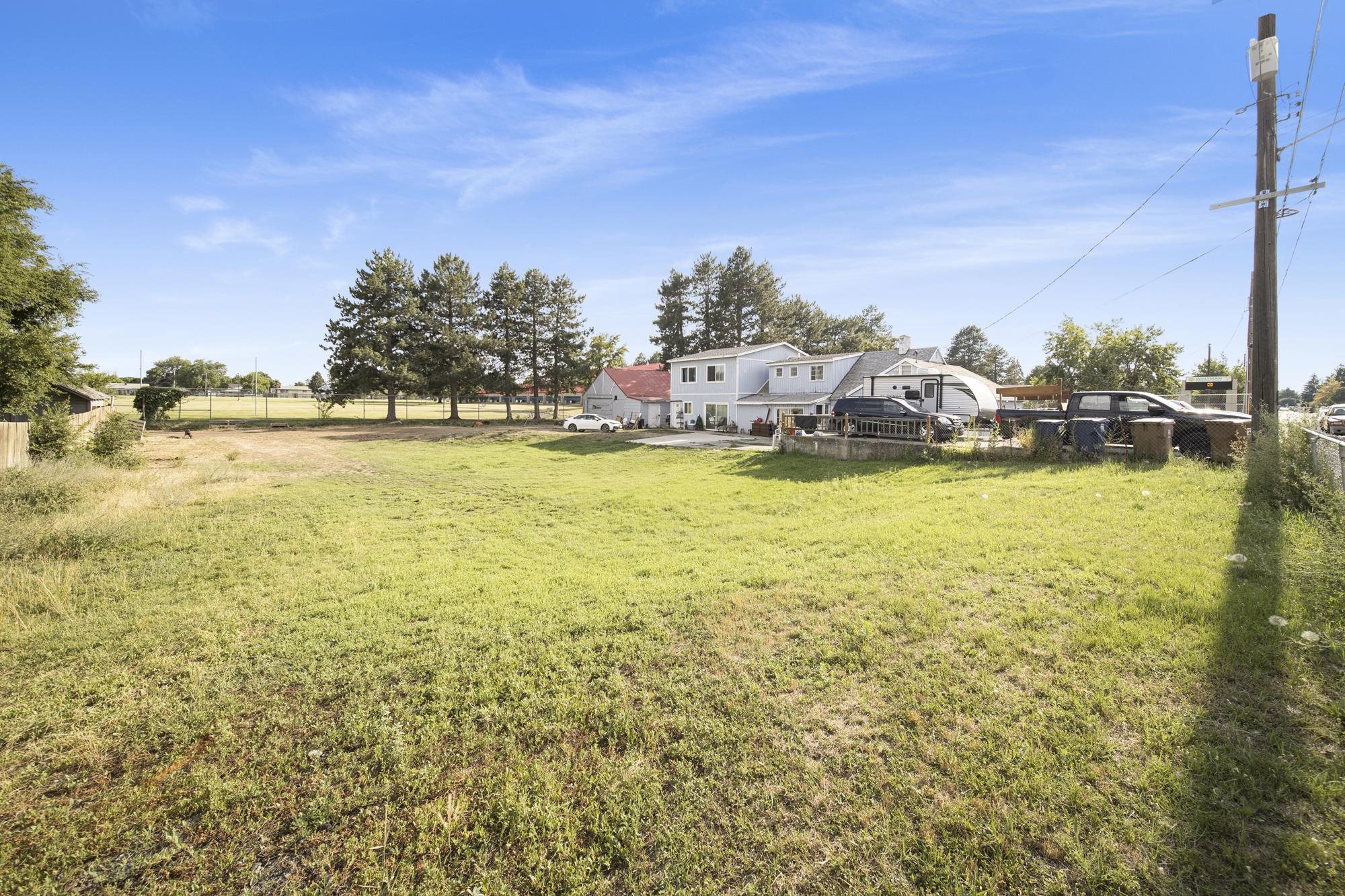 1648 E Rowan Ave - Photo 4